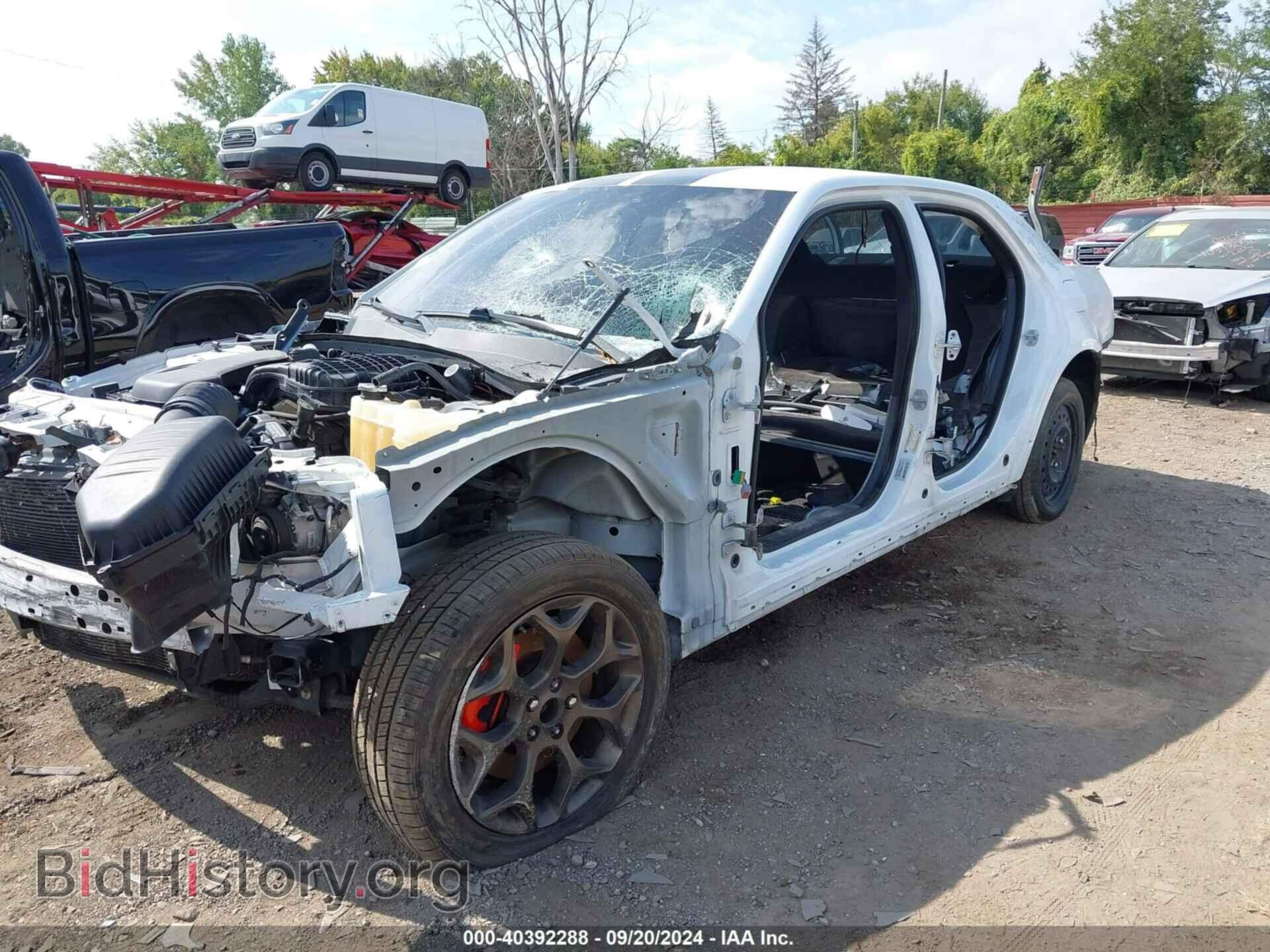 2016 CHRYSLER 300 - VIN: 2C3CCAGG1GH152425 - Photo 2