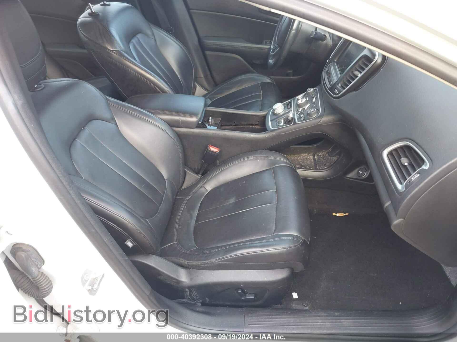 2016 CHRYSLER 200 - VIN: 1C3CCCEG0GN100693 - Photo 5