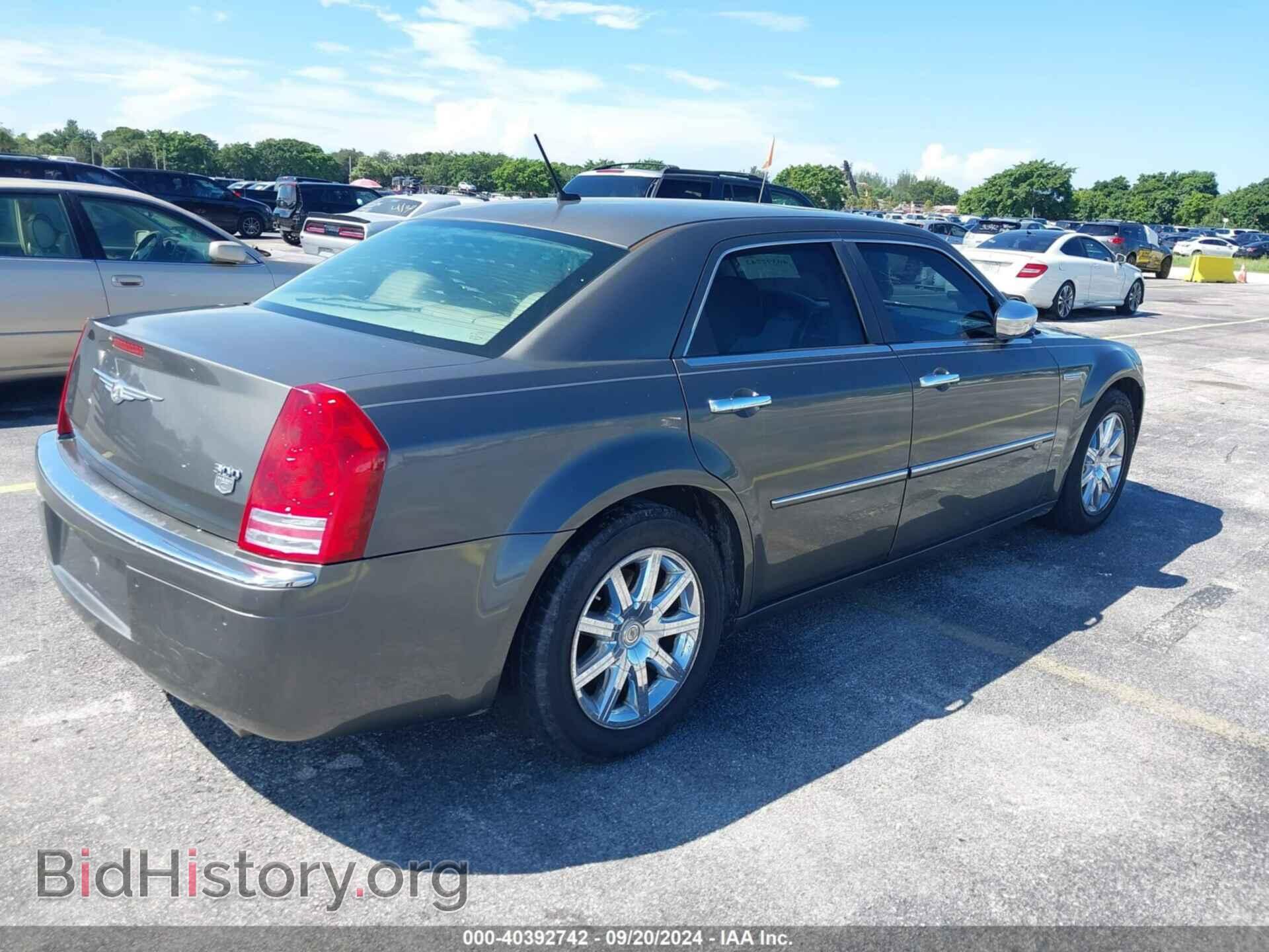 2008 CHRYSLER 300C - VIN: 2C3LA63H38H180763 - Фото 4