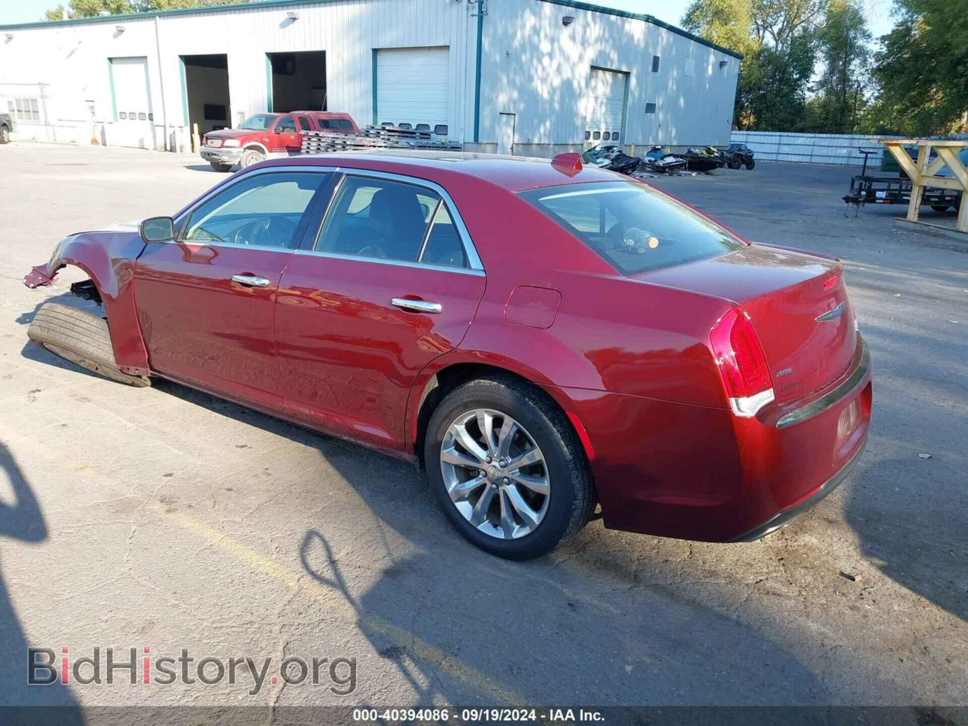 2019 CHRYSLER 300 - VIN: 2C3CCAKG7KH534345 - Фото 3