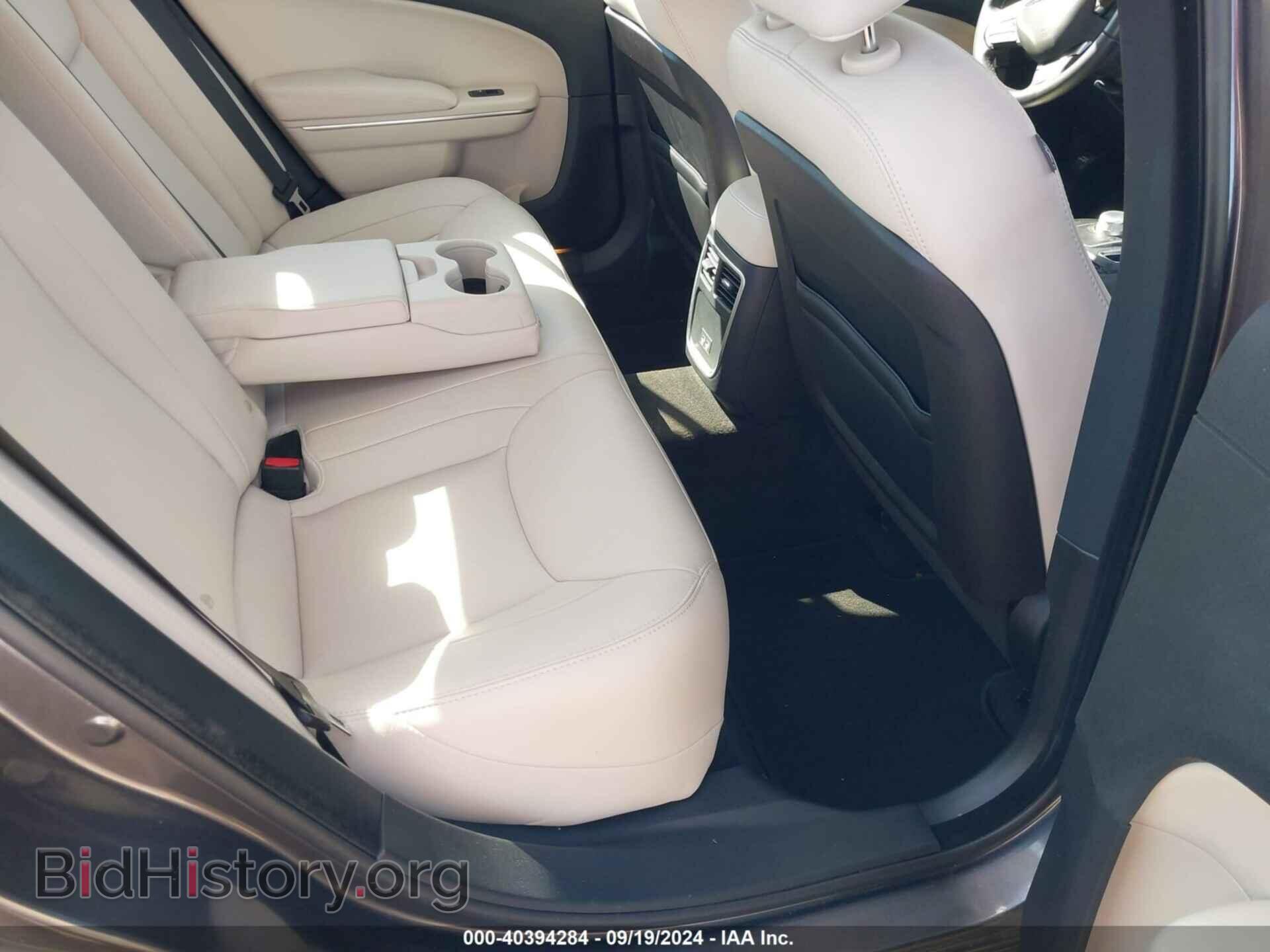 2015 CHRYSLER 300 - VIN: 2C3CCAAG5FH899050 - Фото 8