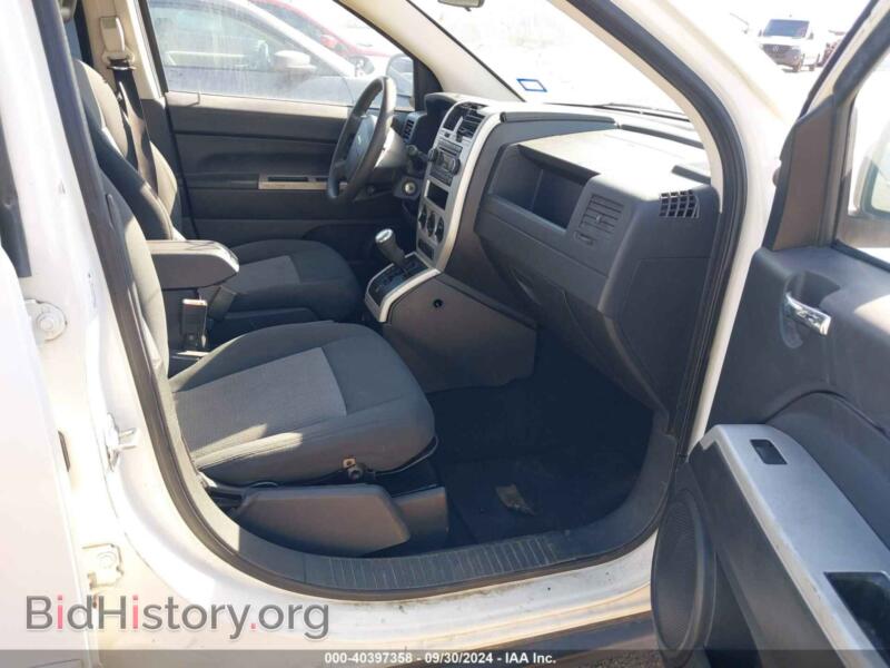 2008 Jeep COMPASS (VIN 1J8FT47W78D529039) — фото 5 из 10