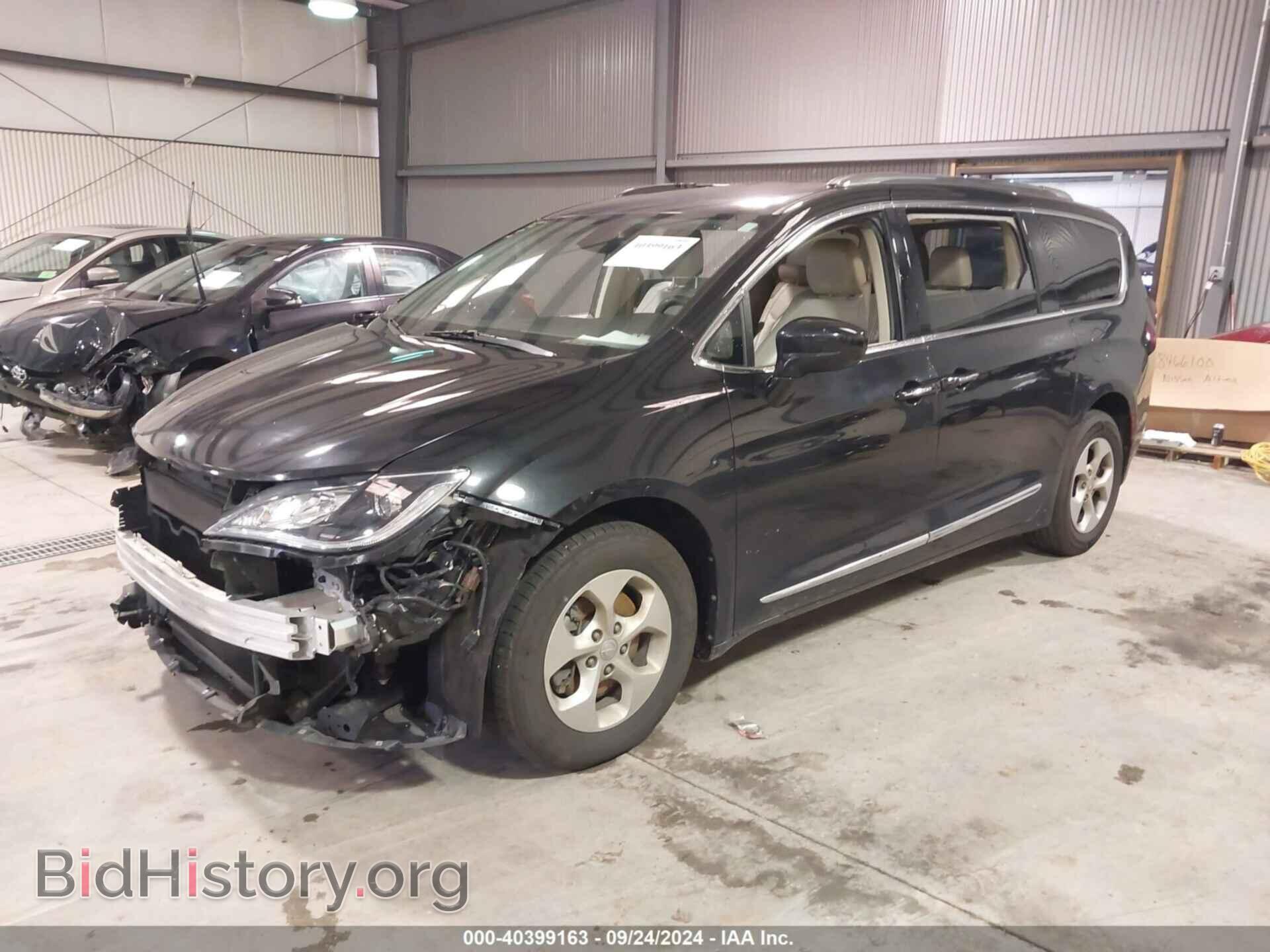 2017 CHRYSLER PACIFICA - VIN: 2C4RC1EG8HR634068 - Photo 2
