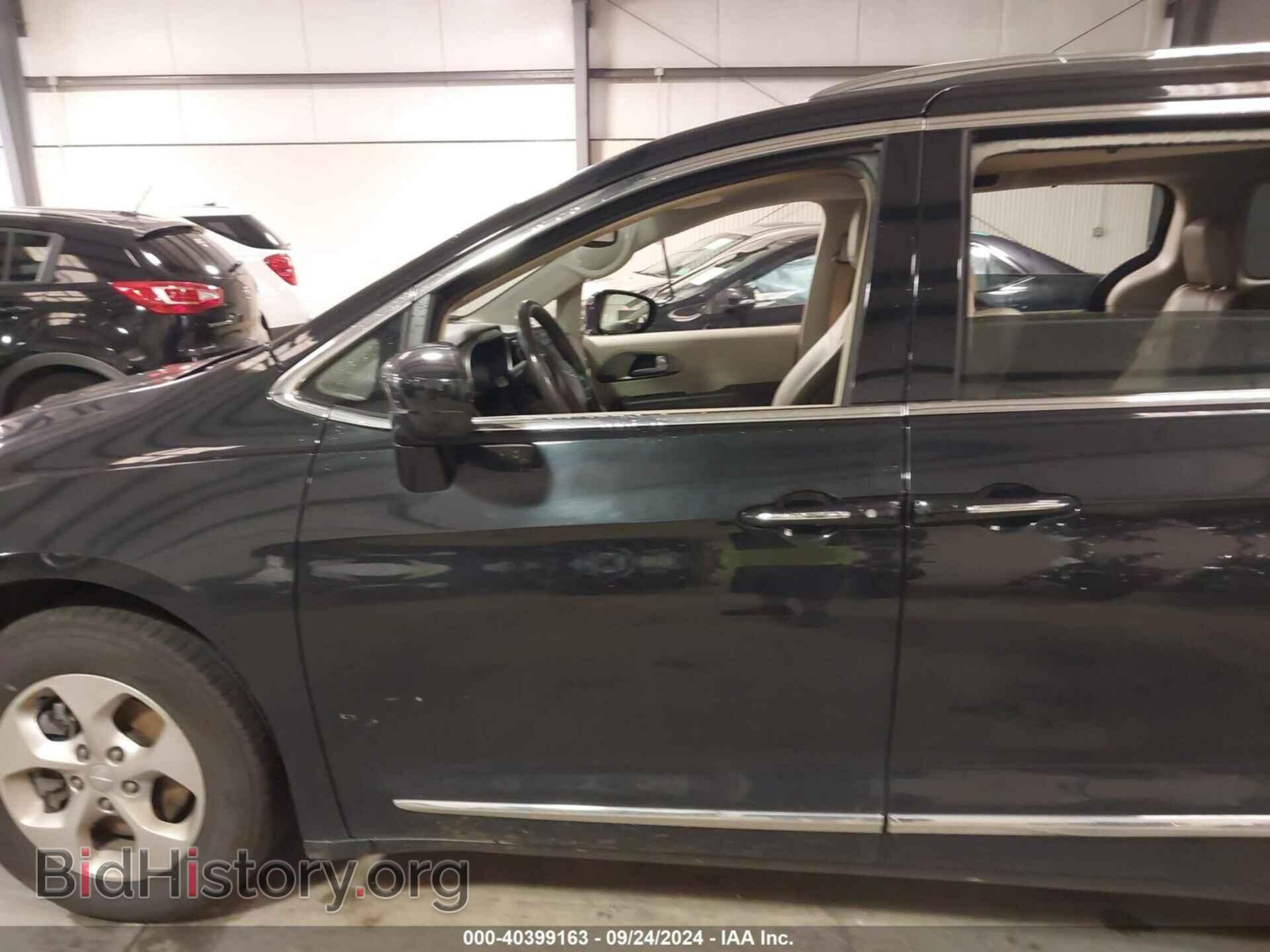 2017 CHRYSLER PACIFICA - VIN: 2C4RC1EG8HR634068 - Photo 15