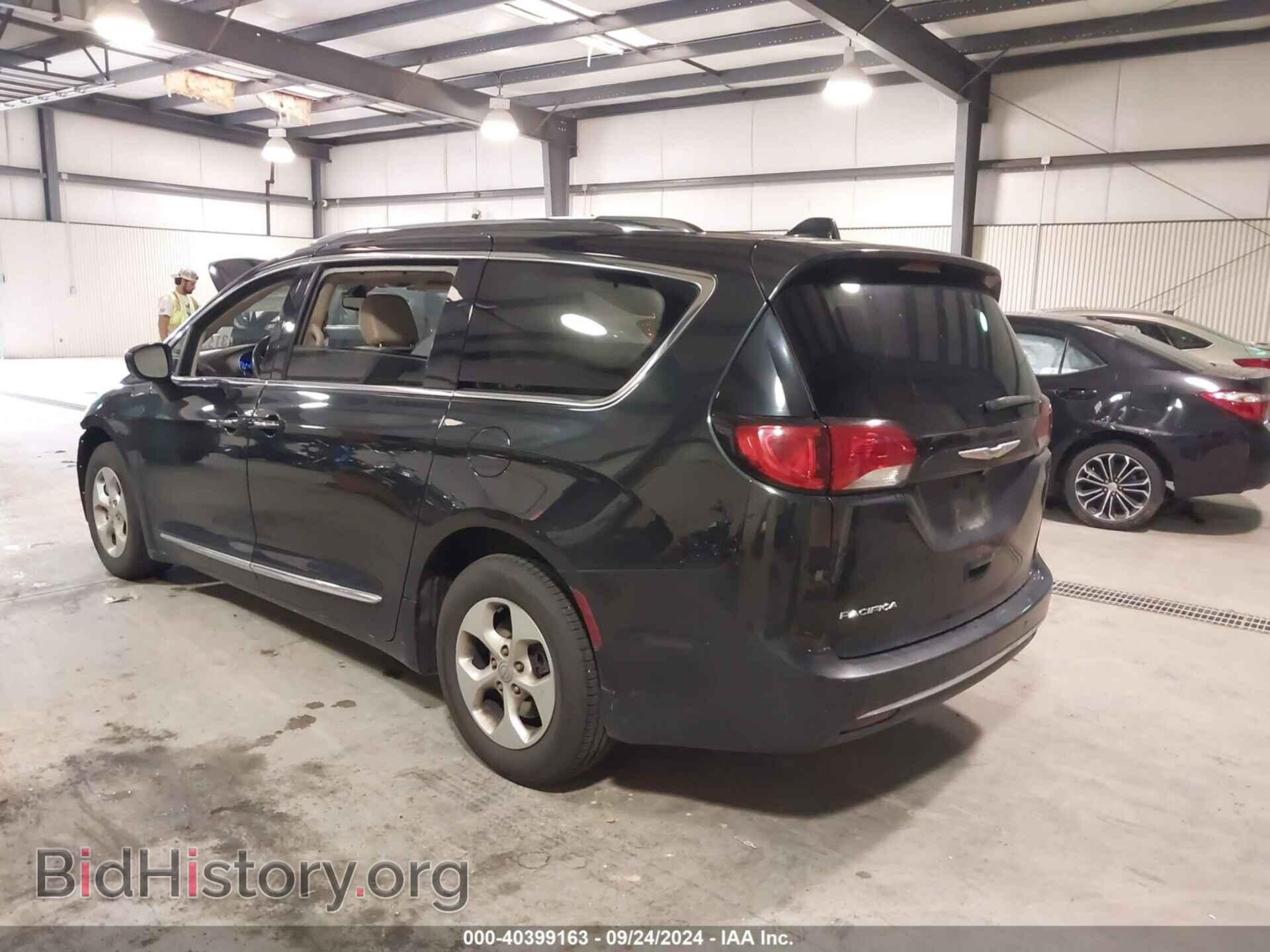 2017 CHRYSLER PACIFICA - VIN: 2C4RC1EG8HR634068 - Photo 3