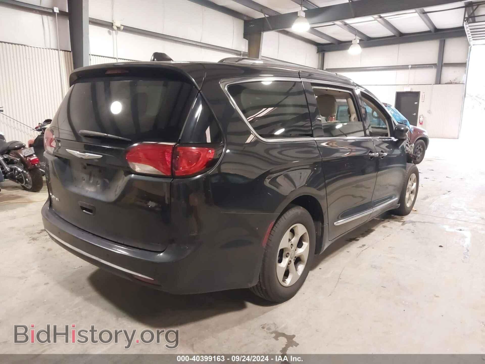 2017 CHRYSLER PACIFICA - VIN: 2C4RC1EG8HR634068 - Photo 4