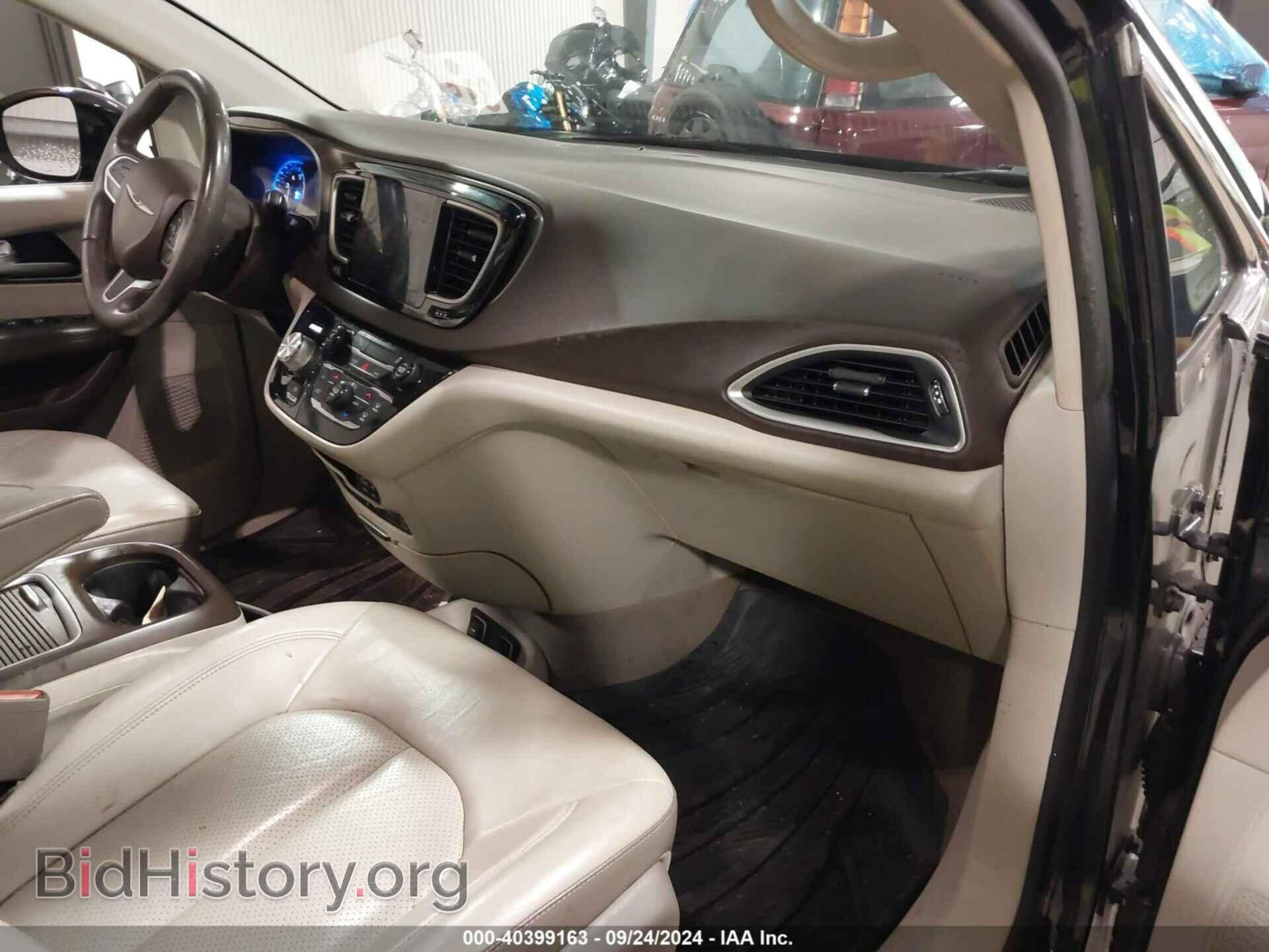 2017 CHRYSLER PACIFICA - VIN: 2C4RC1EG8HR634068 - Photo 5