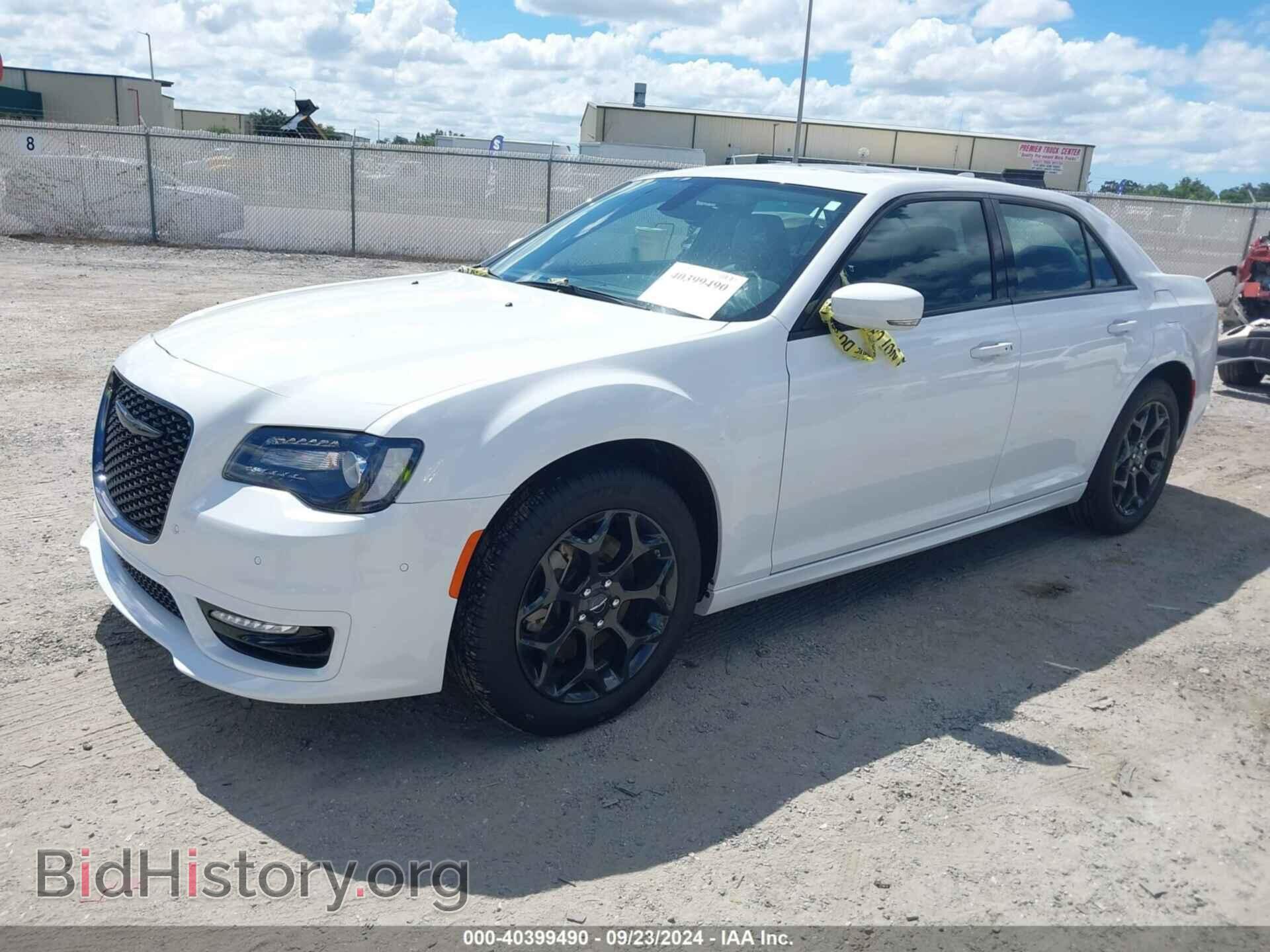 2023 CHRYSLER 300 - VIN: 2C3CCASG9PH510216 - Фото 2