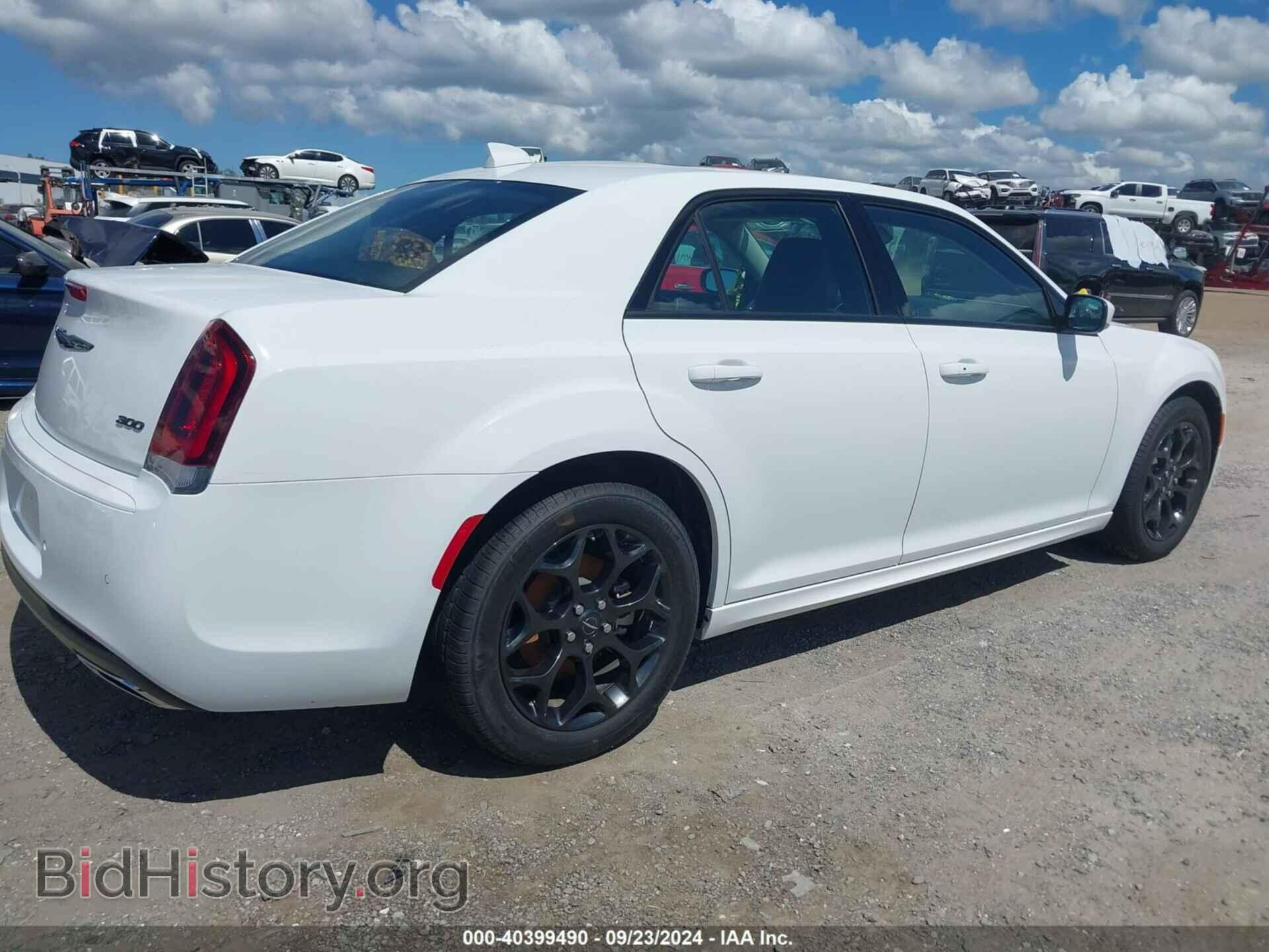 2023 CHRYSLER 300 - VIN: 2C3CCASG9PH510216 - Фото 4