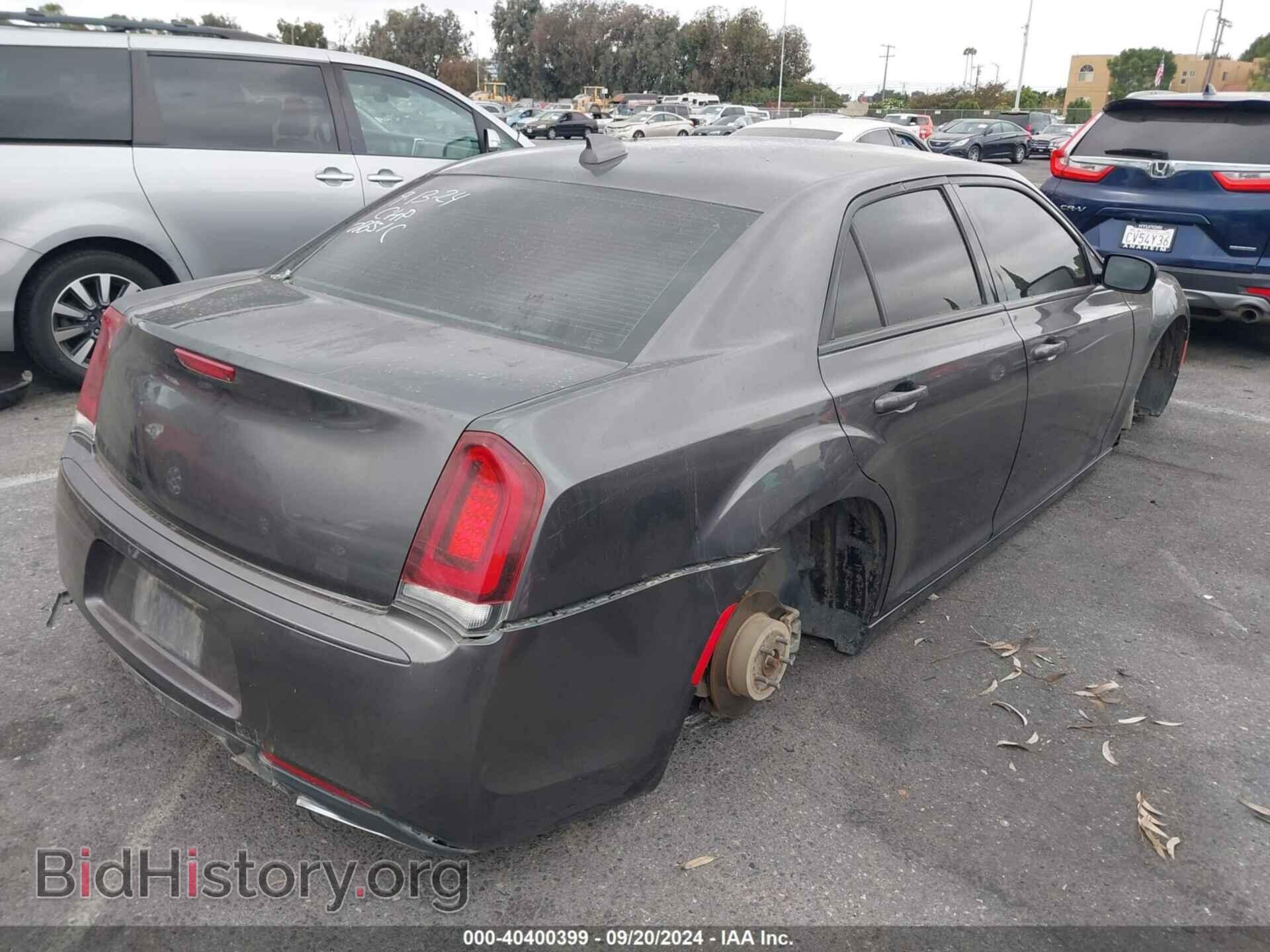 2015 CHRYSLER 300 - VIN: 2C3CCABG5FH832947 - Фото 4