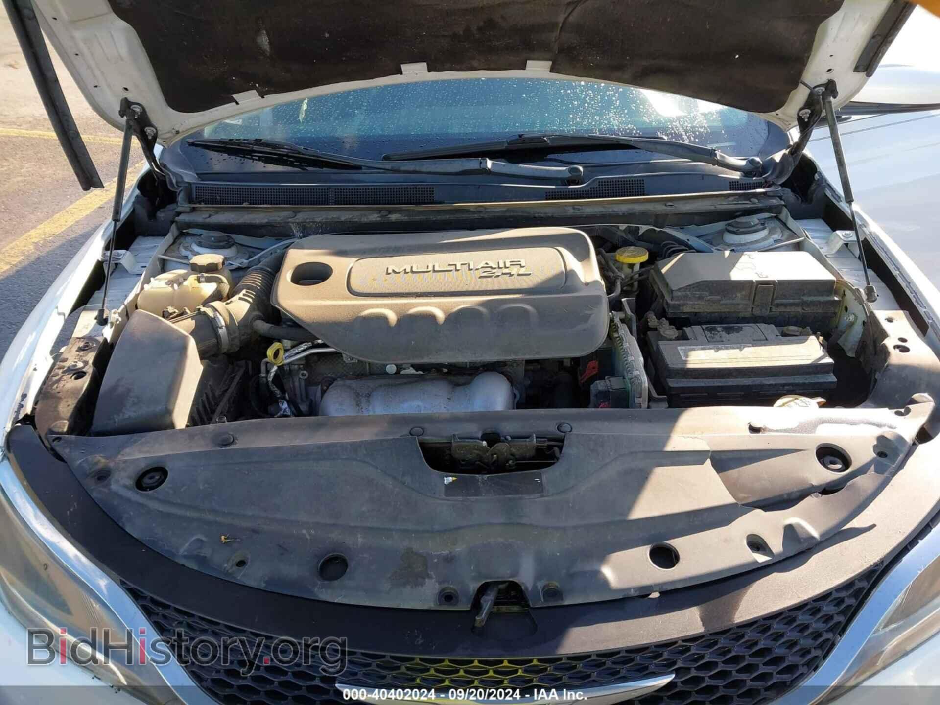 2015 CHRYSLER 200 - VIN: 1C3CCCAB5FN570811 - Photo 10