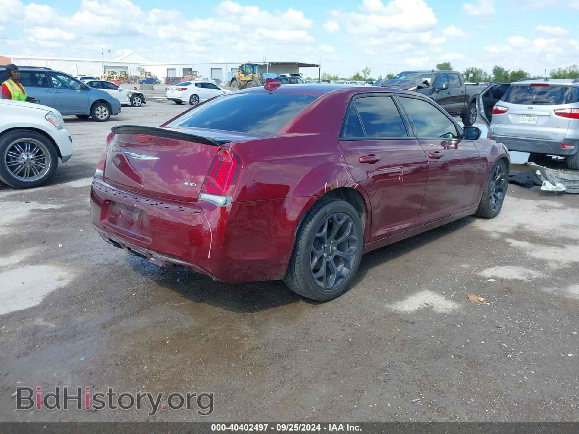 2019 CHRYSLER 300 - VIN: 2C3CCAAG4KH590468 - Фото 4