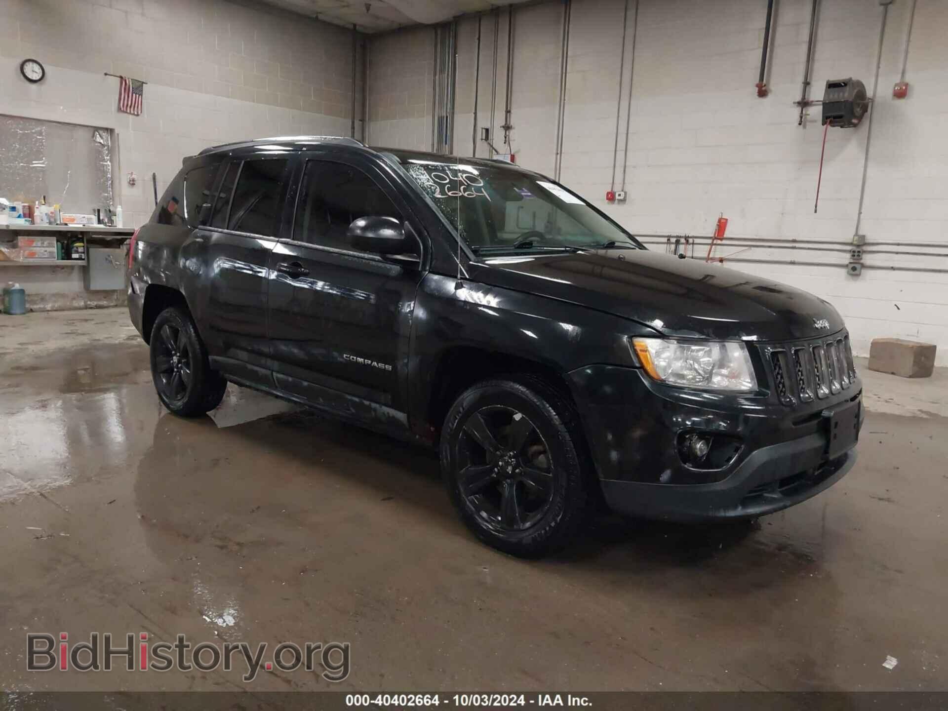 Photo 1J4NT1FBXBD162137 - JEEP COMPASS 2011