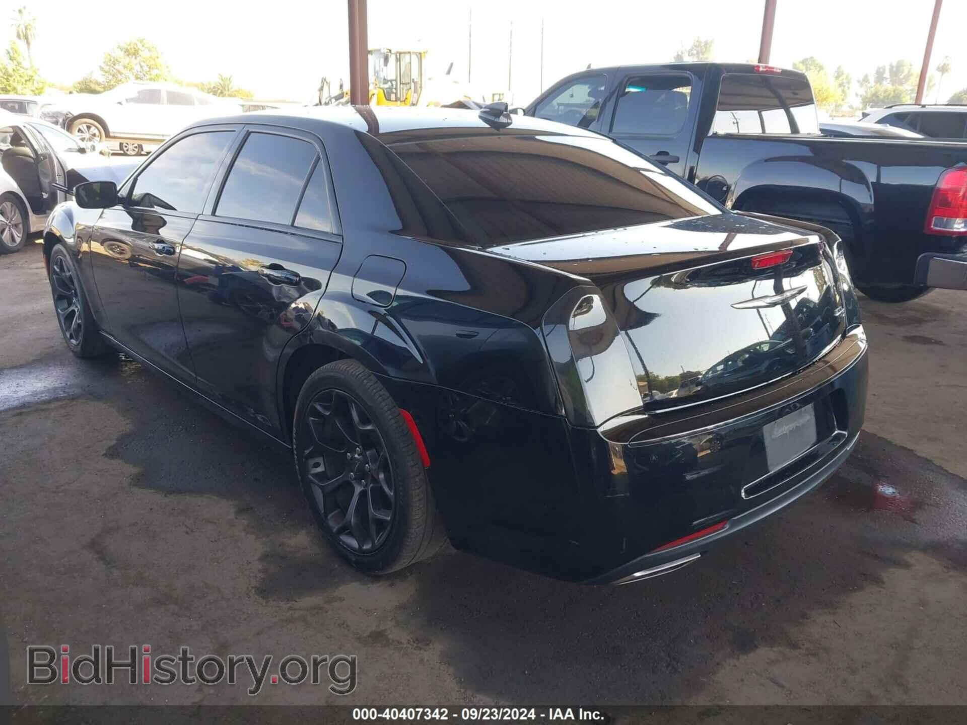 2019 CHRYSLER 300 - VIN: 2C3CCABG4KH536036 - Фото 3