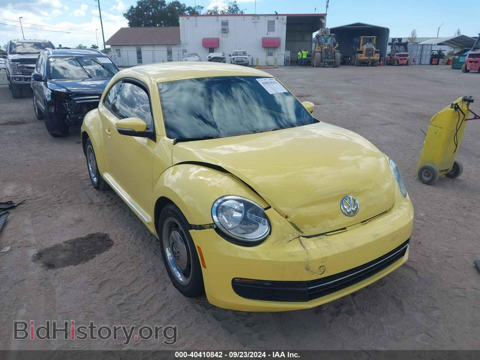 Photo 3VWJP7AT2CM640596 - VOLKSWAGEN BEETLE 2012