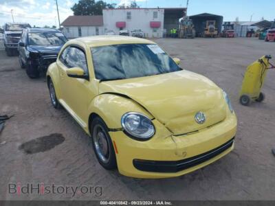 2012 Volkswagen BEETLE 2.5L, yellow — VIN 3VWJP7AT2CM640596, IAAI