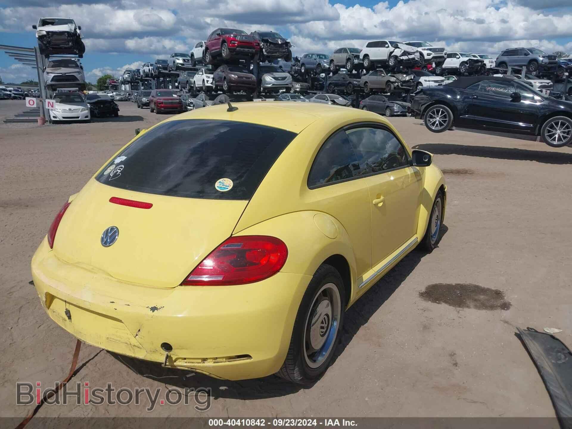 2012 VOLKSWAGEN BEETLE - VIN: 3VWJP7AT2CM640596 - Фото 4