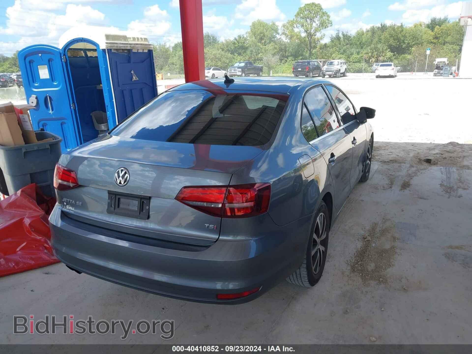 2017 VOLKSWAGEN JETTA - VIN: 3VWDB7AJ4HM238659 - Фото 4