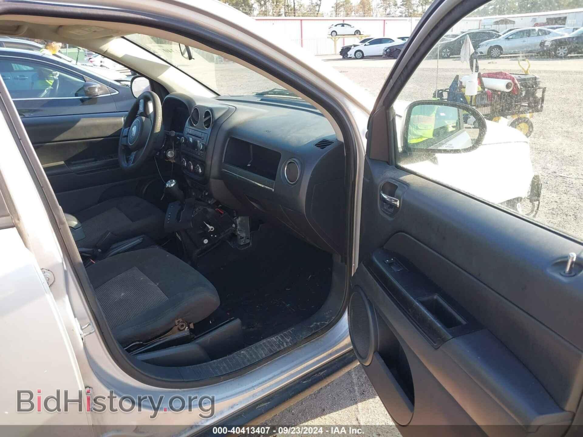 2011 JEEP COMPASS - VIN: 1J4NF1FB5BD234739 - Фото 5