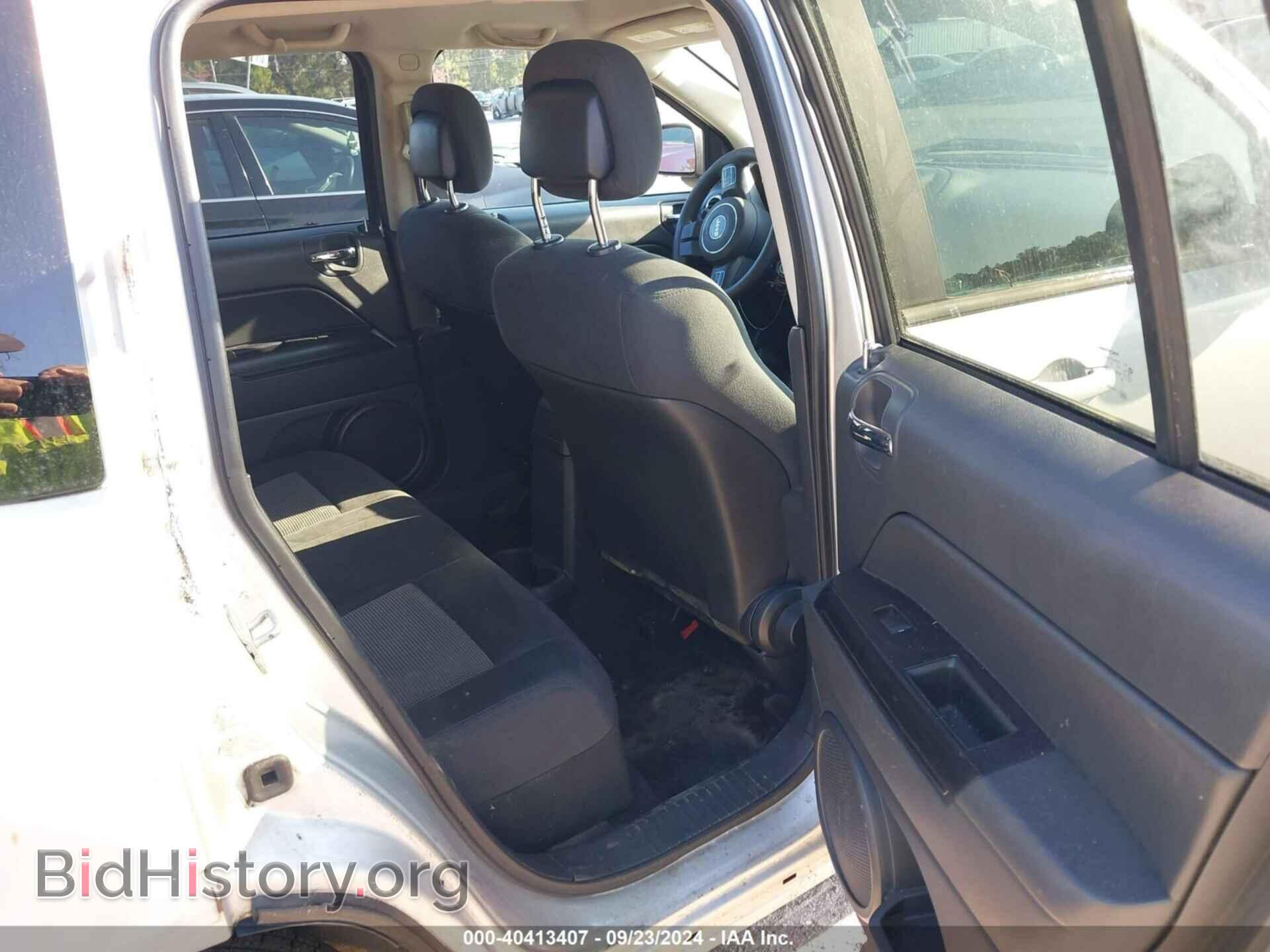 2011 JEEP COMPASS - VIN: 1J4NF1FB5BD234739 - Фото 8
