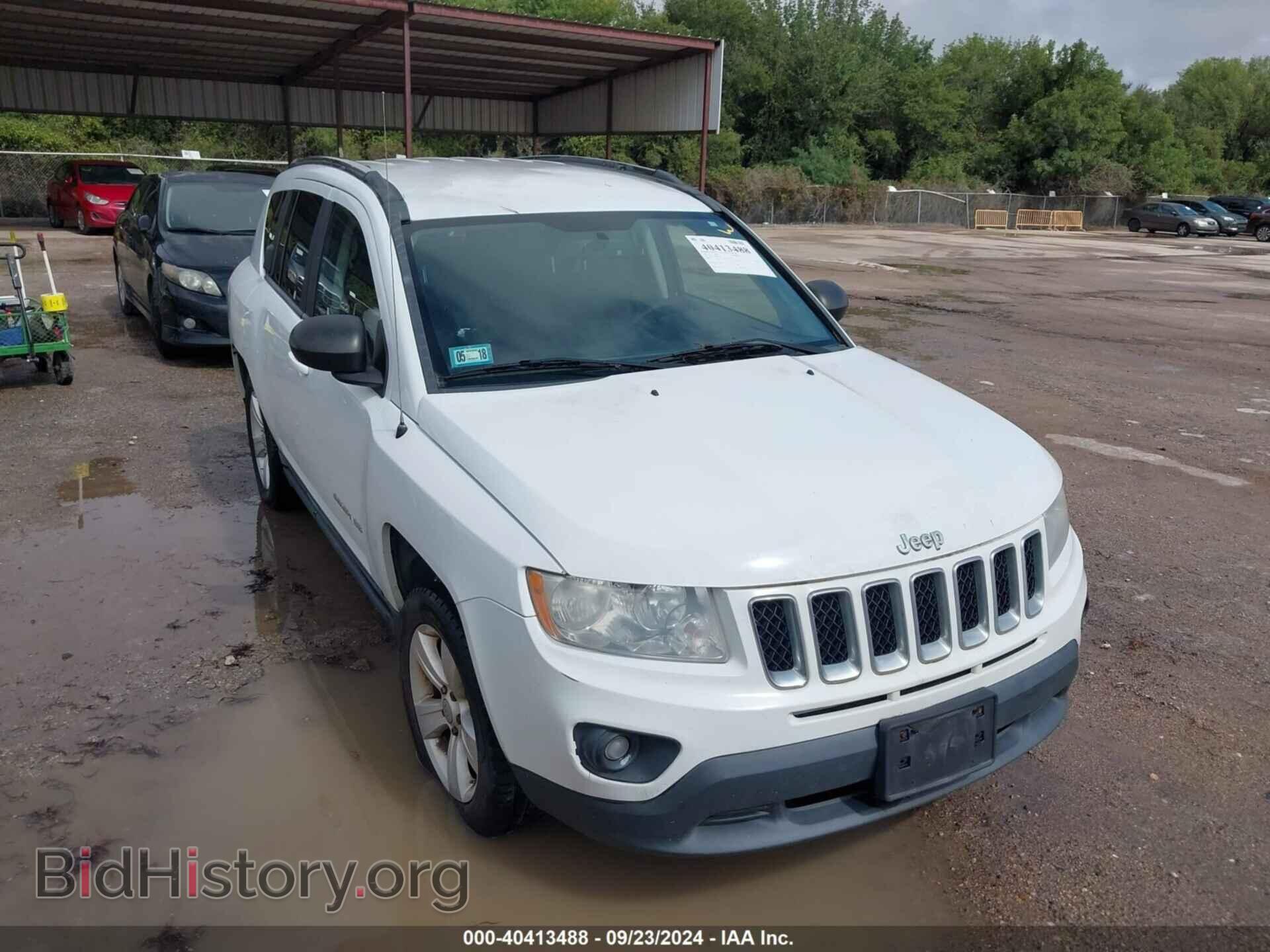 Photo 1J4NT1FA4BD267327 - JEEP COMPASS 2011