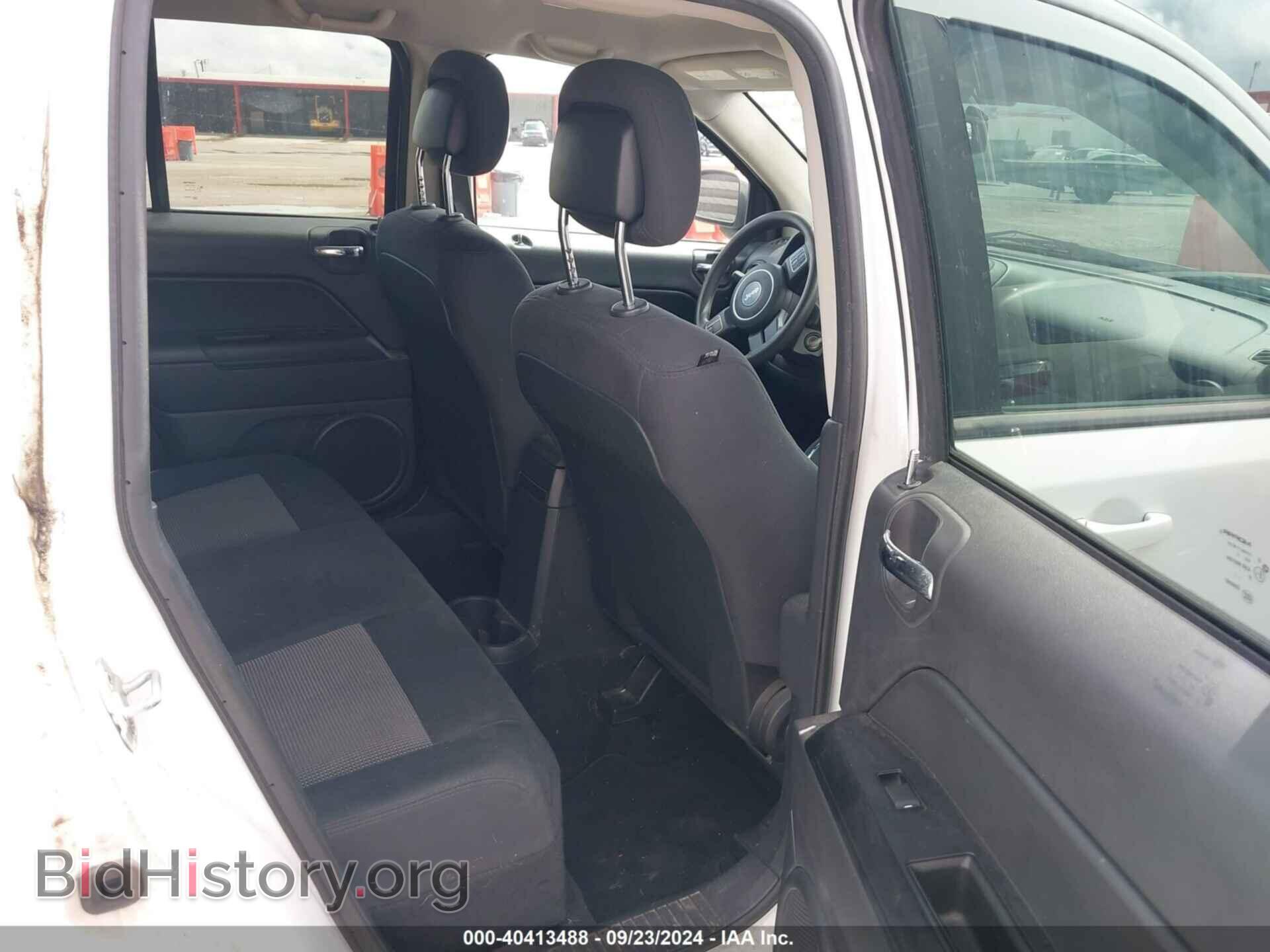2011 JEEP COMPASS - VIN: 1J4NT1FA4BD267327 - Photo 8