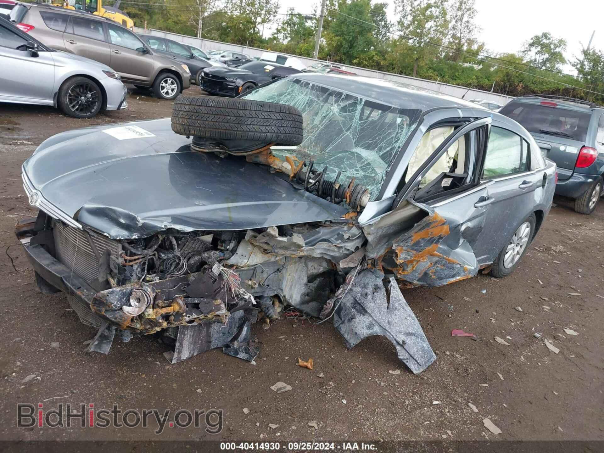 2010 CHRYSLER SEBRING - VIN: 1C3CC4FB8AN103082 - Фото 2