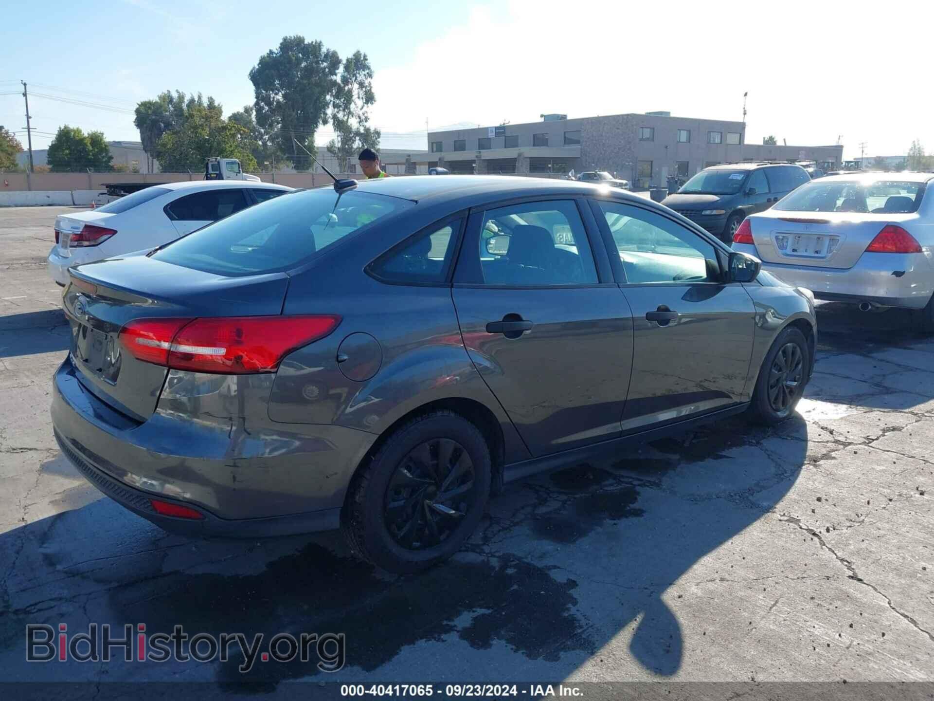 2017 FORD FOCUS - VIN: 1FADP3E23HL325394 - Photo 4