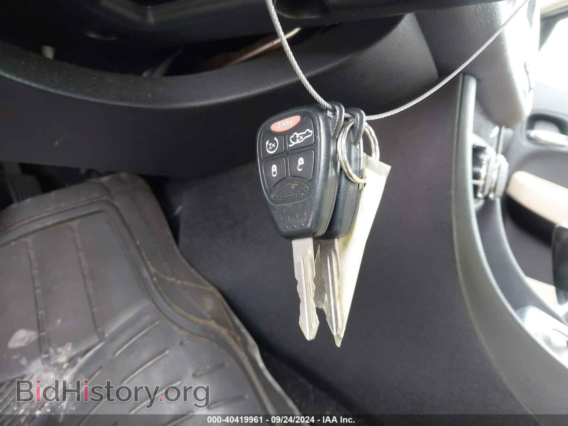 2011 CHRYSLER 200 - VIN: 1C3BC2FGXBN623278 - Фото 11