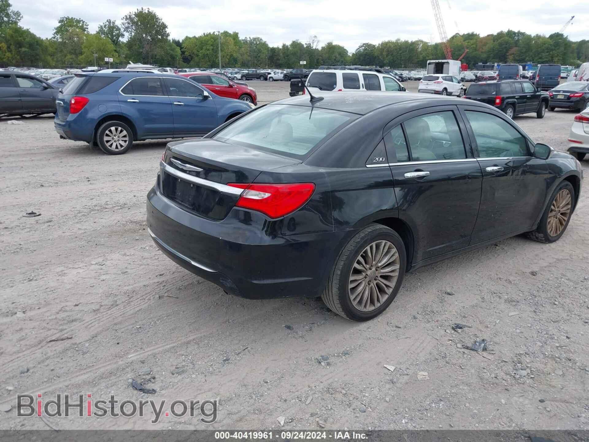 2011 CHRYSLER 200 - VIN: 1C3BC2FGXBN623278 - Фото 4