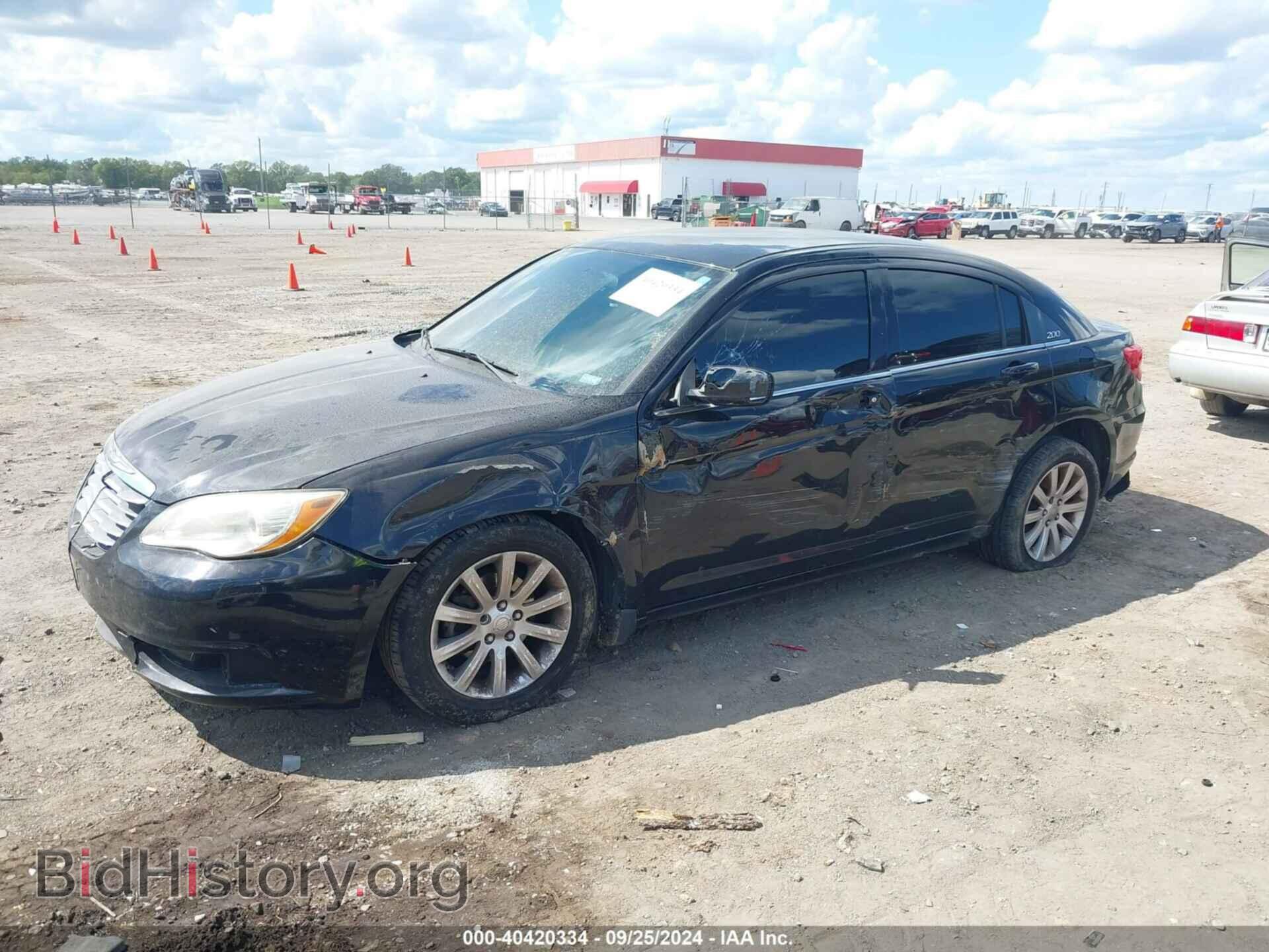 2012 CHRYSLER 200 - VIN: 1C3CCBBB8CN104813 - Фото 2