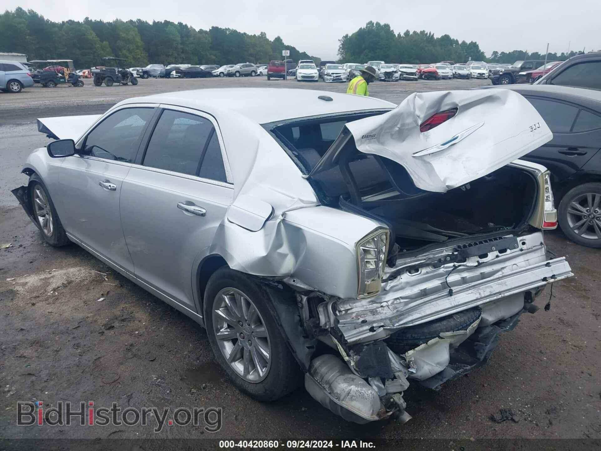 2011 CHRYSLER 300 - VIN: 2C3CA5CG0BH614176 - Фото 3