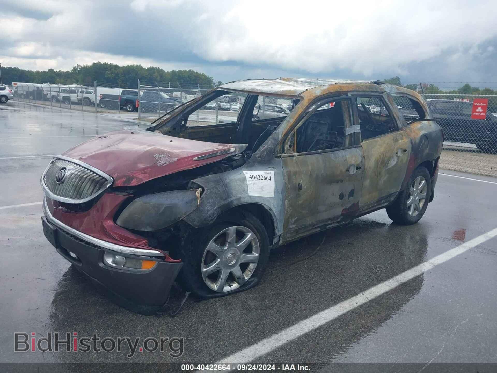 2011 BUICK ENCLAVE - VIN: 5GAKVBED5BJ121039 - Фото 2