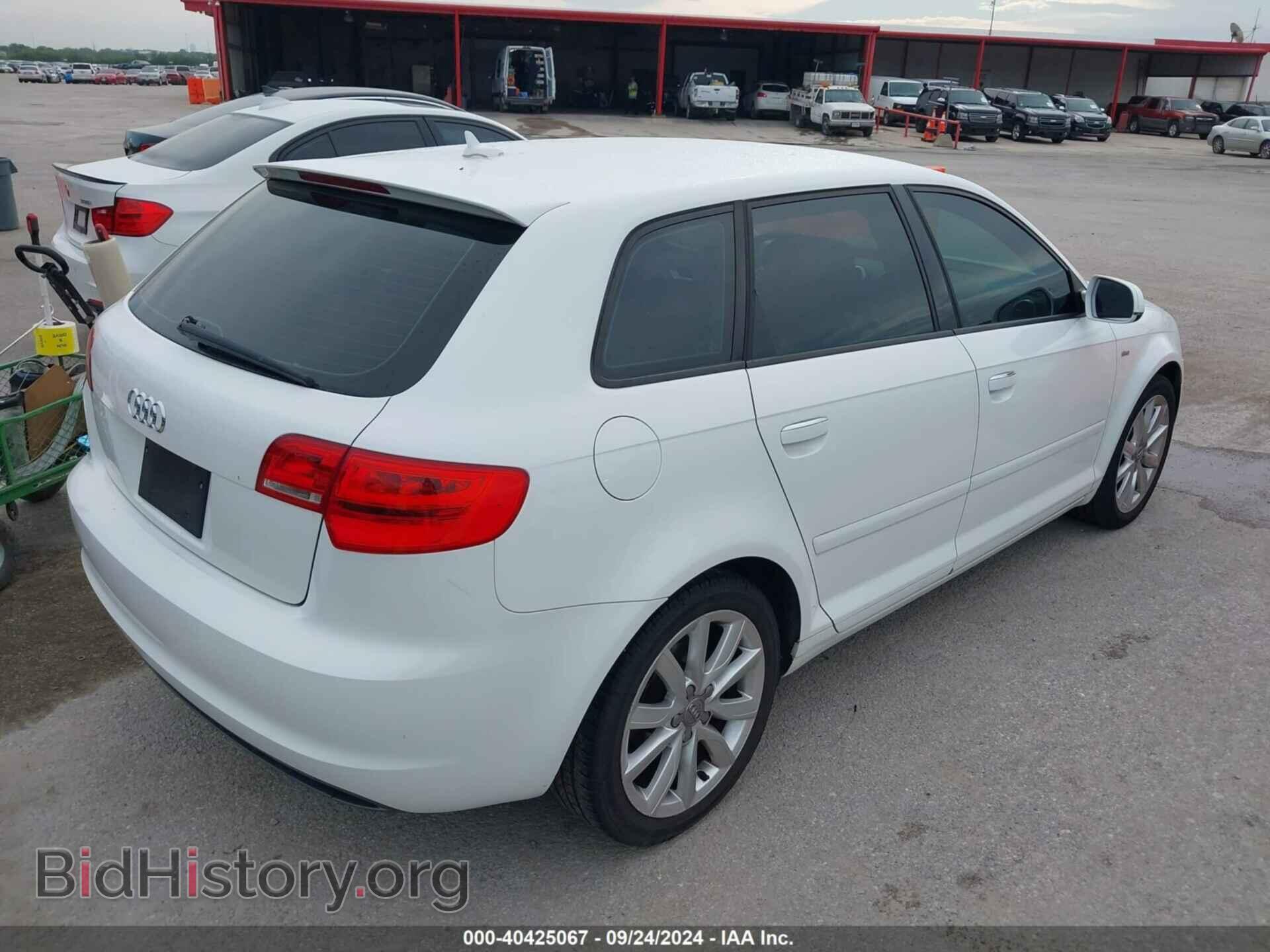 2011 AUDI A3 - VIN: WAUBJBFM2BA063669 - Photo 4