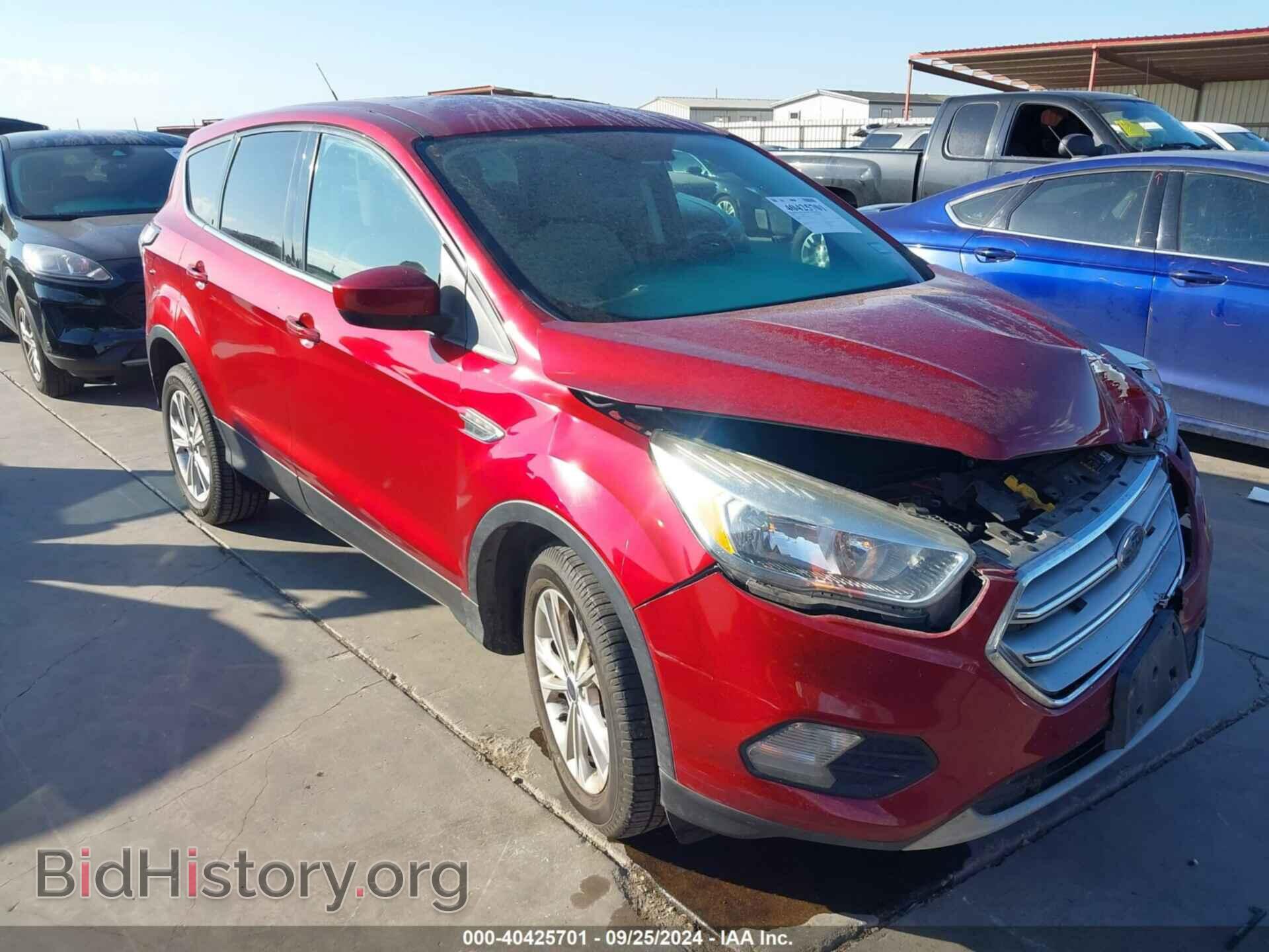 Фотография 1FMCU0GD2HUC33985 - FORD ESCAPE 2017