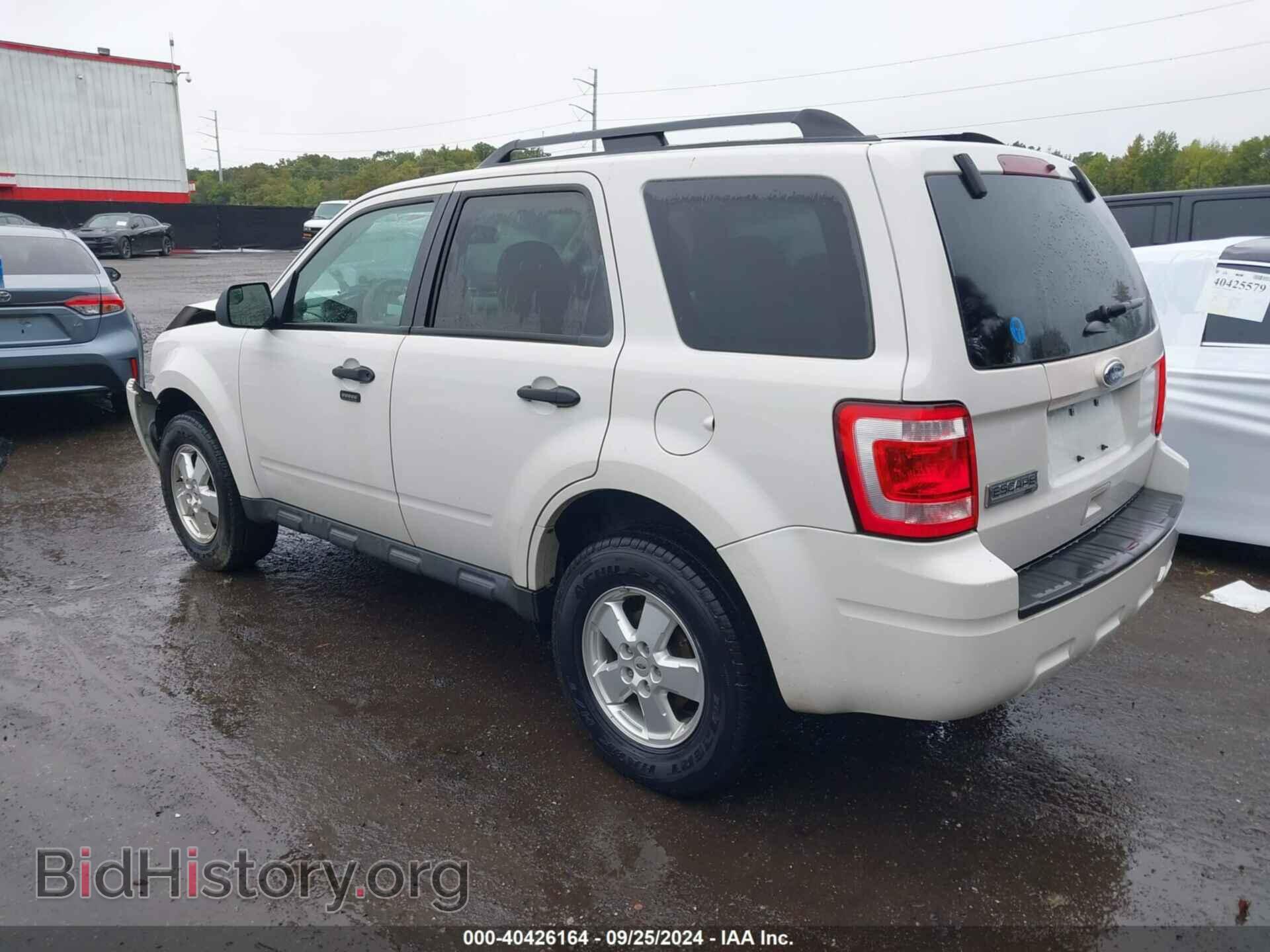 2011 FORD ESCAPE - VIN: 1FMCU9D70BKB54112 - Фото 3
