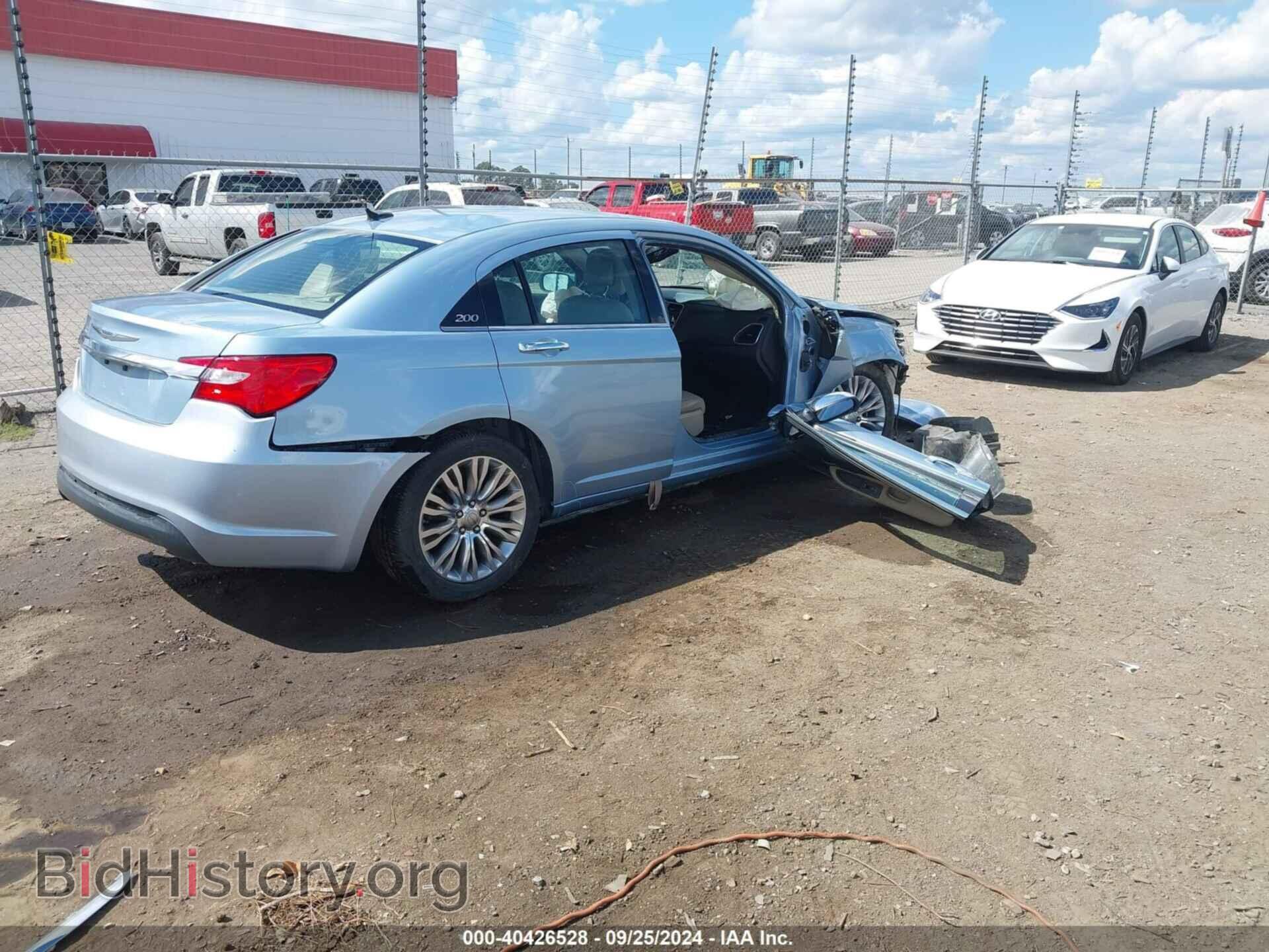 2012 CHRYSLER 200 - VIN: 1C3CCBCG5CN306843 - Фото 4