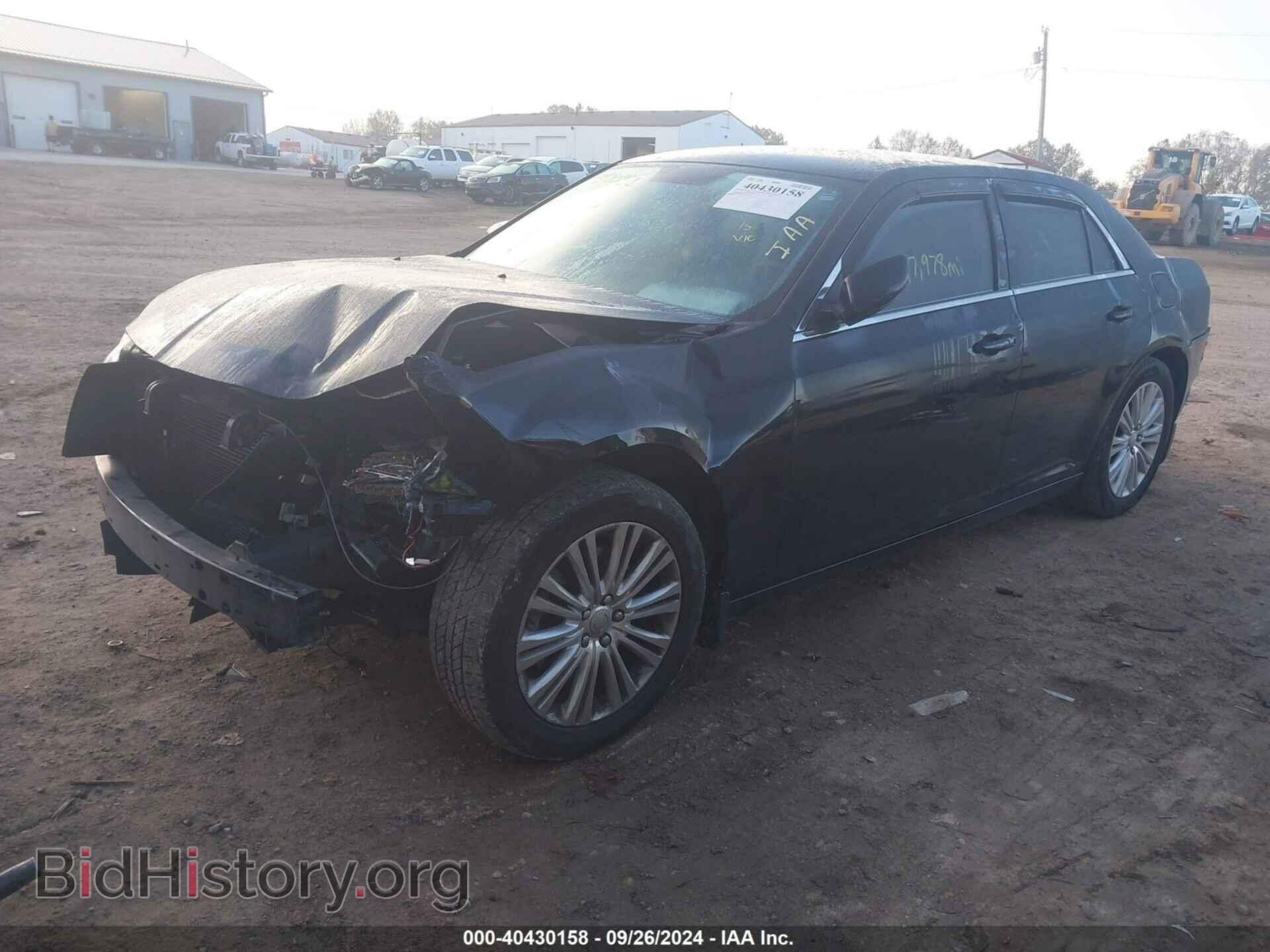2013 CHRYSLER 300 - VIN: 2C3CCARGXDH564609 - Фото 2