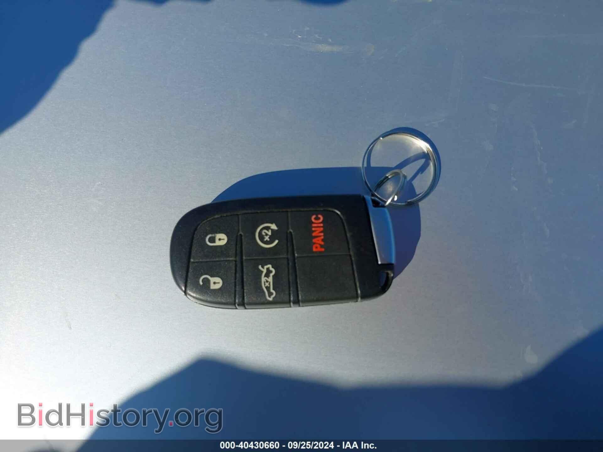 2015 CHRYSLER 300 - VIN: 2C3CCAAG2FH849920 - Фото 11