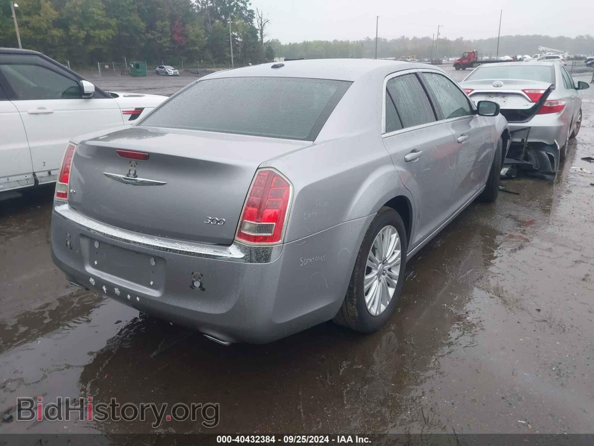 2013 CHRYSLER 300 - VIN: 2C3CCARG0DH712492 - Фото 4
