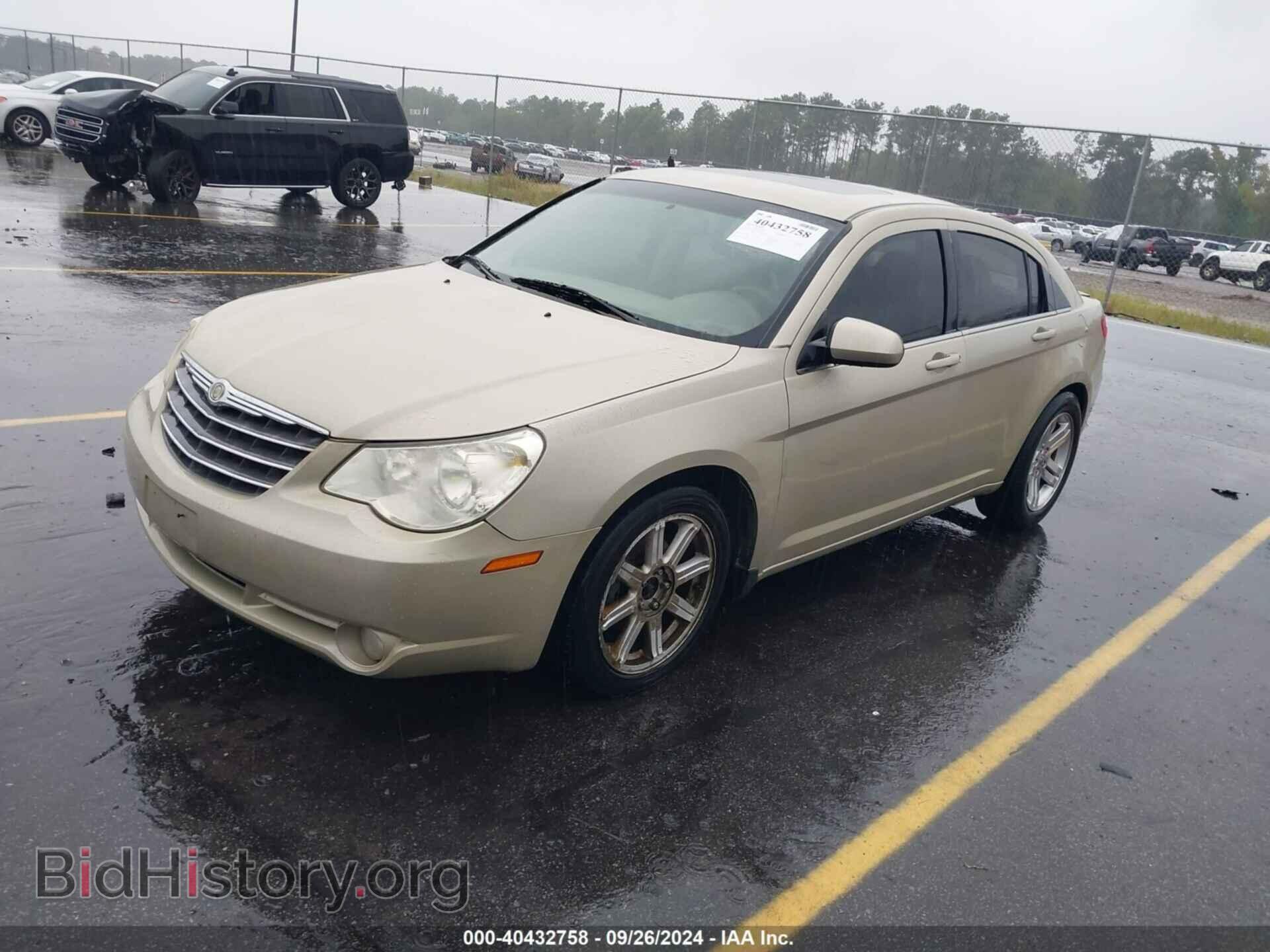 2010 CHRYSLER SEBRING - VIN: 1C3CC5FV6AN125937 - Фото 2