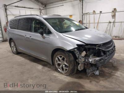 2017 Chrysler PACIFICA Touring-L, gray — VIN 2C4RC1BG6HR756710, IAAI