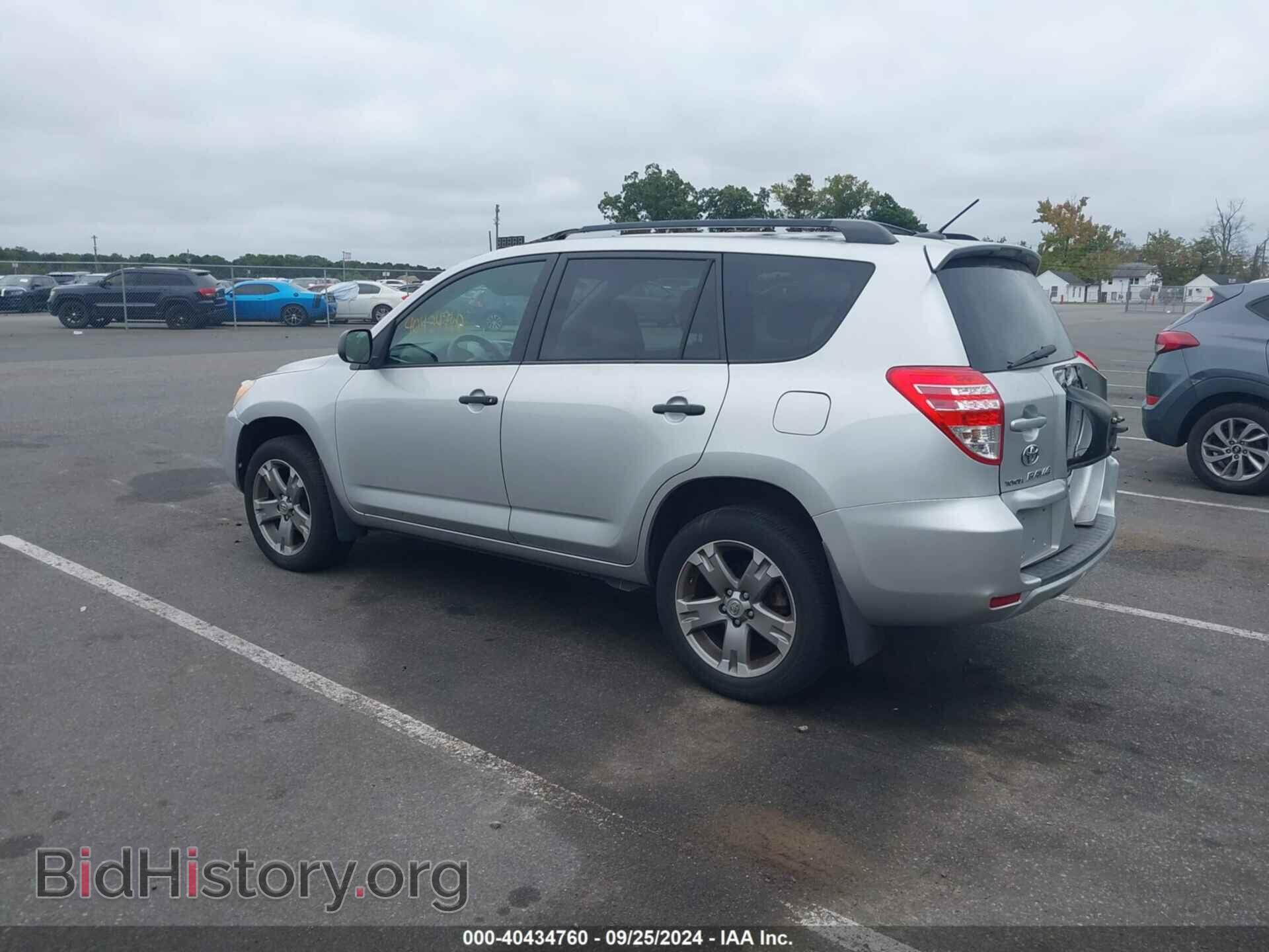 2011 TOYOTA RAV4 - VIN: 2T3BF4DV6BW090032 - Фото 3