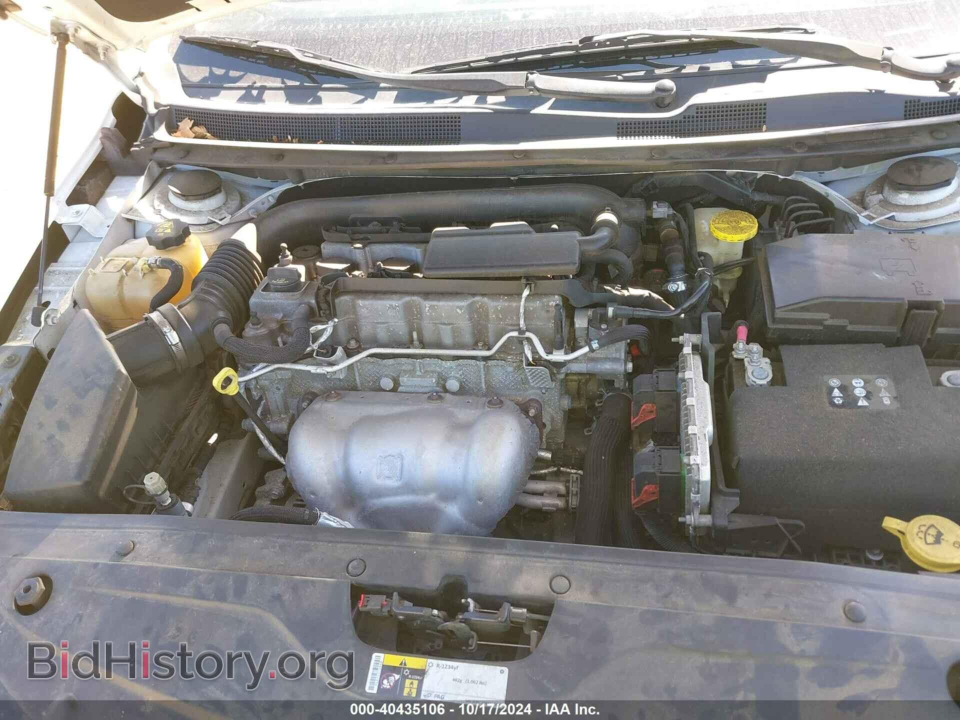 2016 CHRYSLER 200 - VIN: 1C3CCCAB7GN122829 - Фото 10