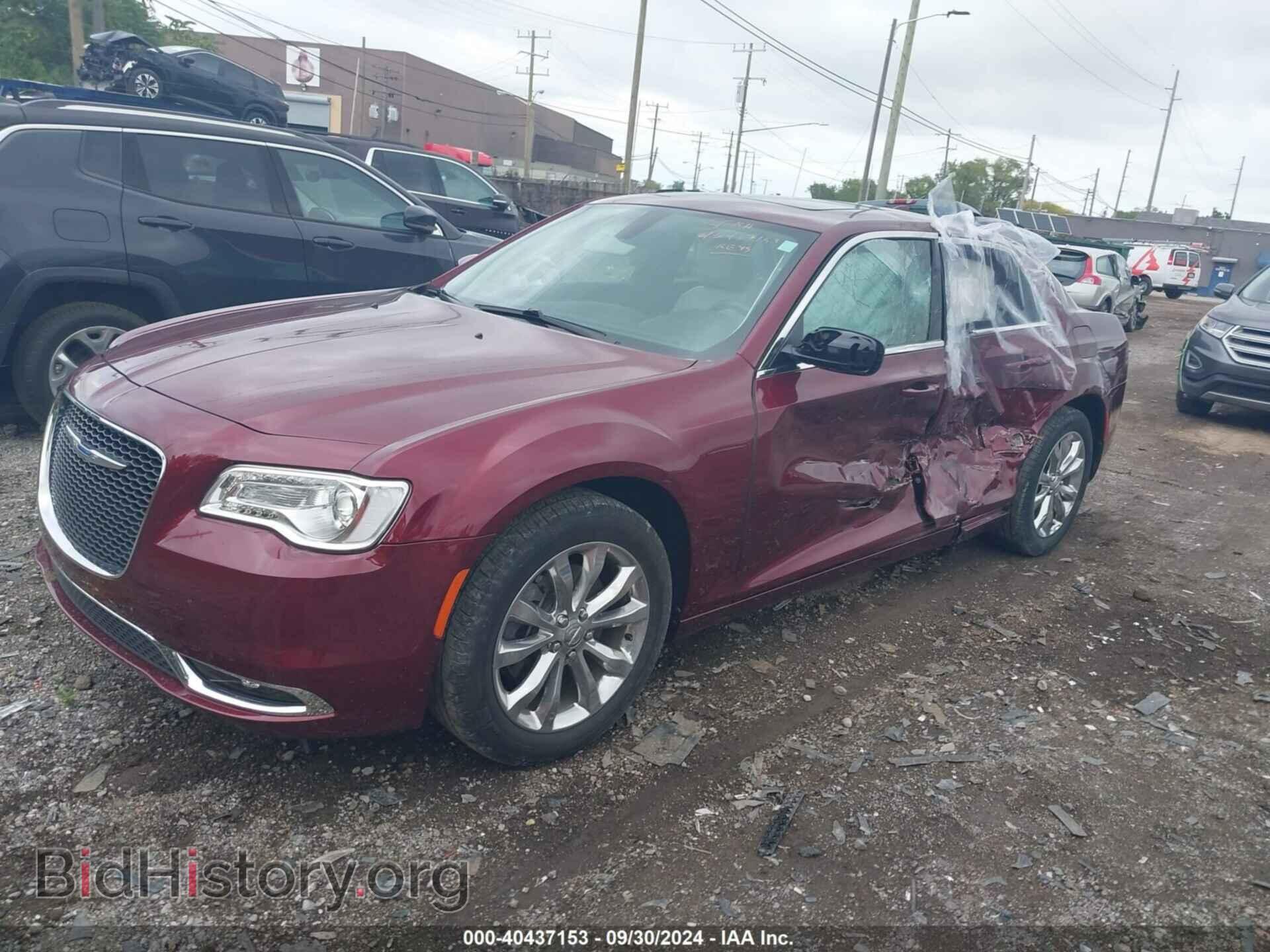 2017 CHRYSLER 300 - VIN: 2C3CCARG4HH512396 - Фото 2