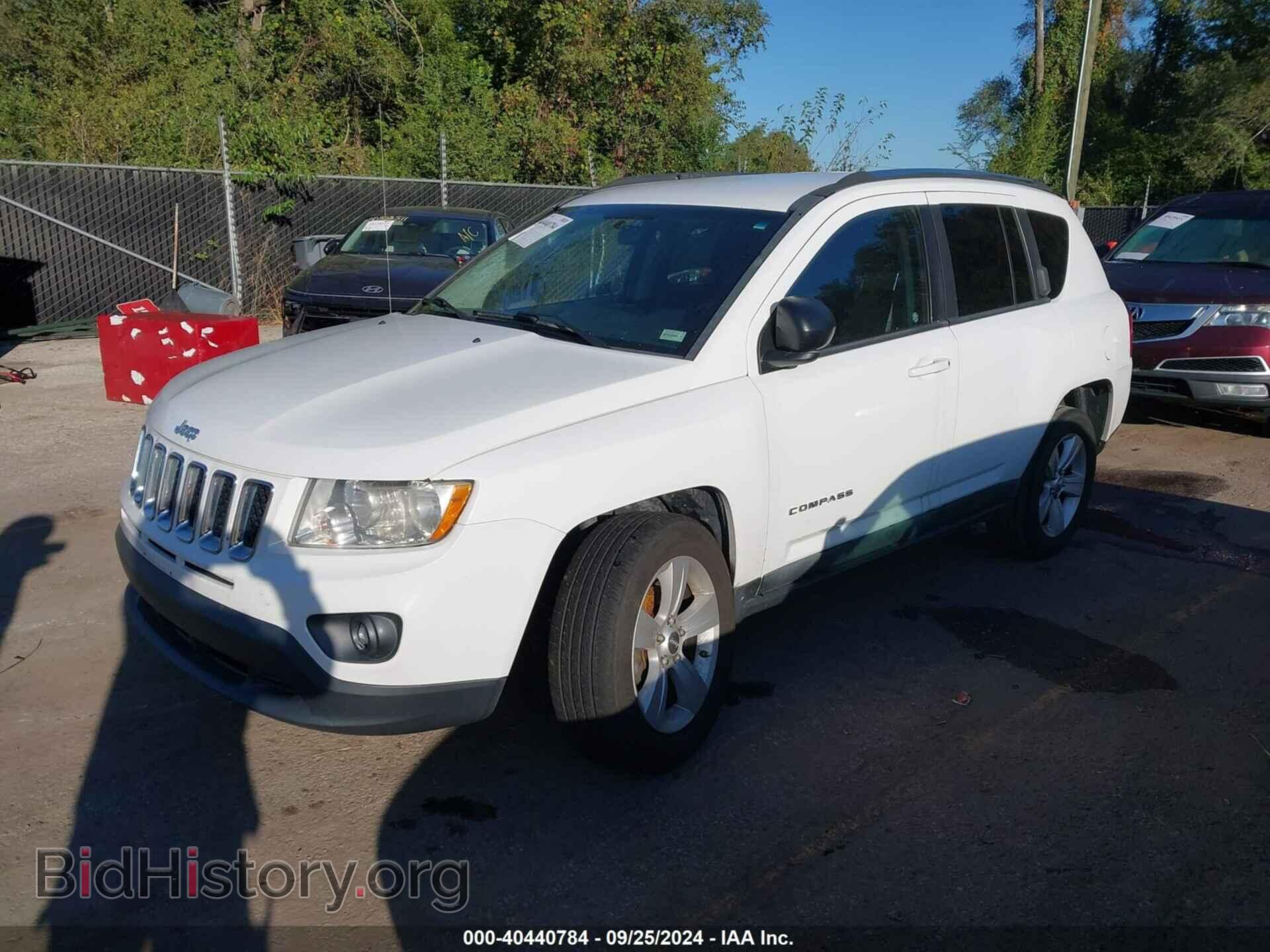 2011 JEEP COMPASS - VIN: 1J4NT1FB1BD266919 - Фото 2