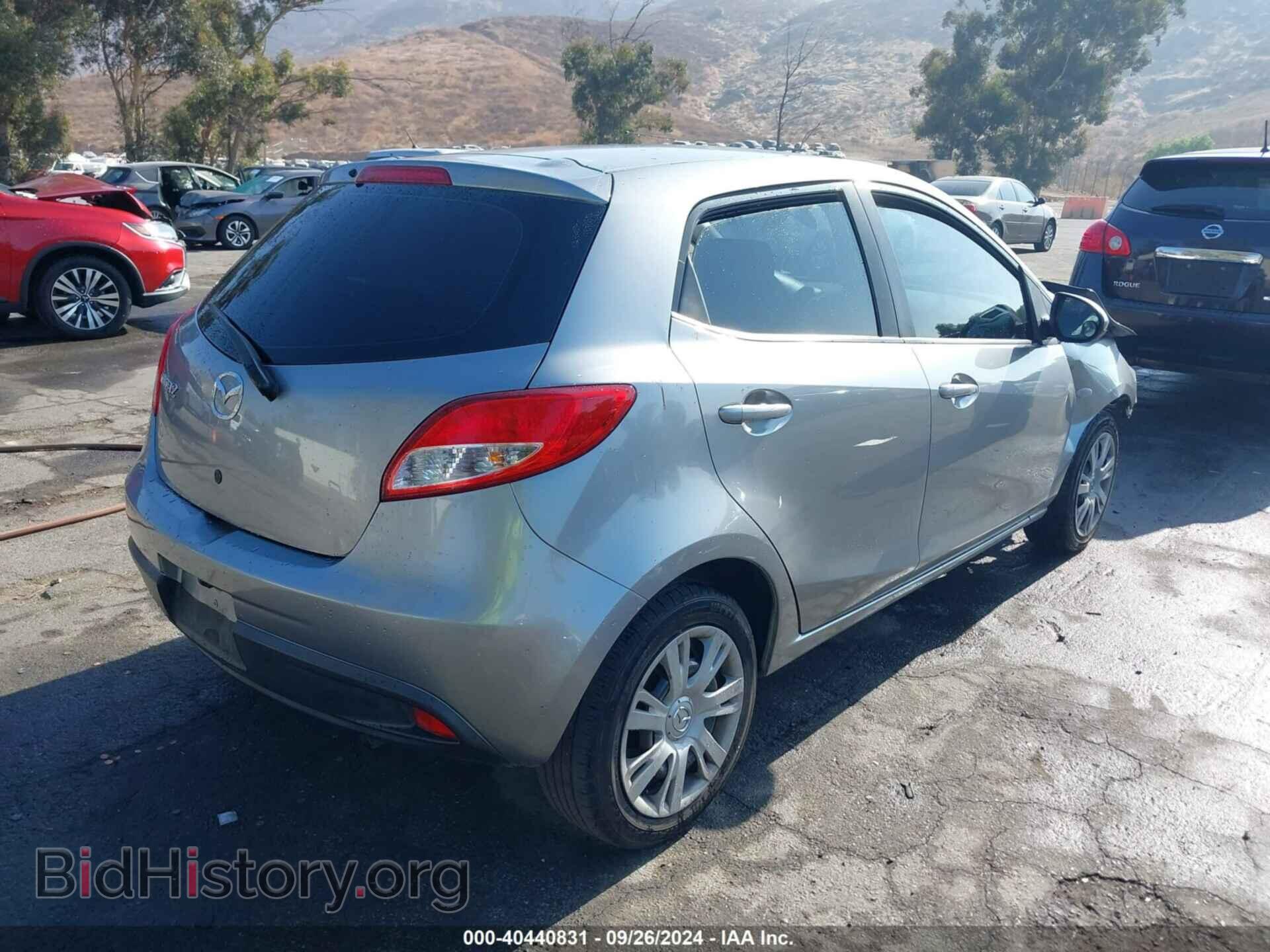 2014 MAZDA MAZDA2 - VIN: JM1DE1KZXE0183046 - Фото 4