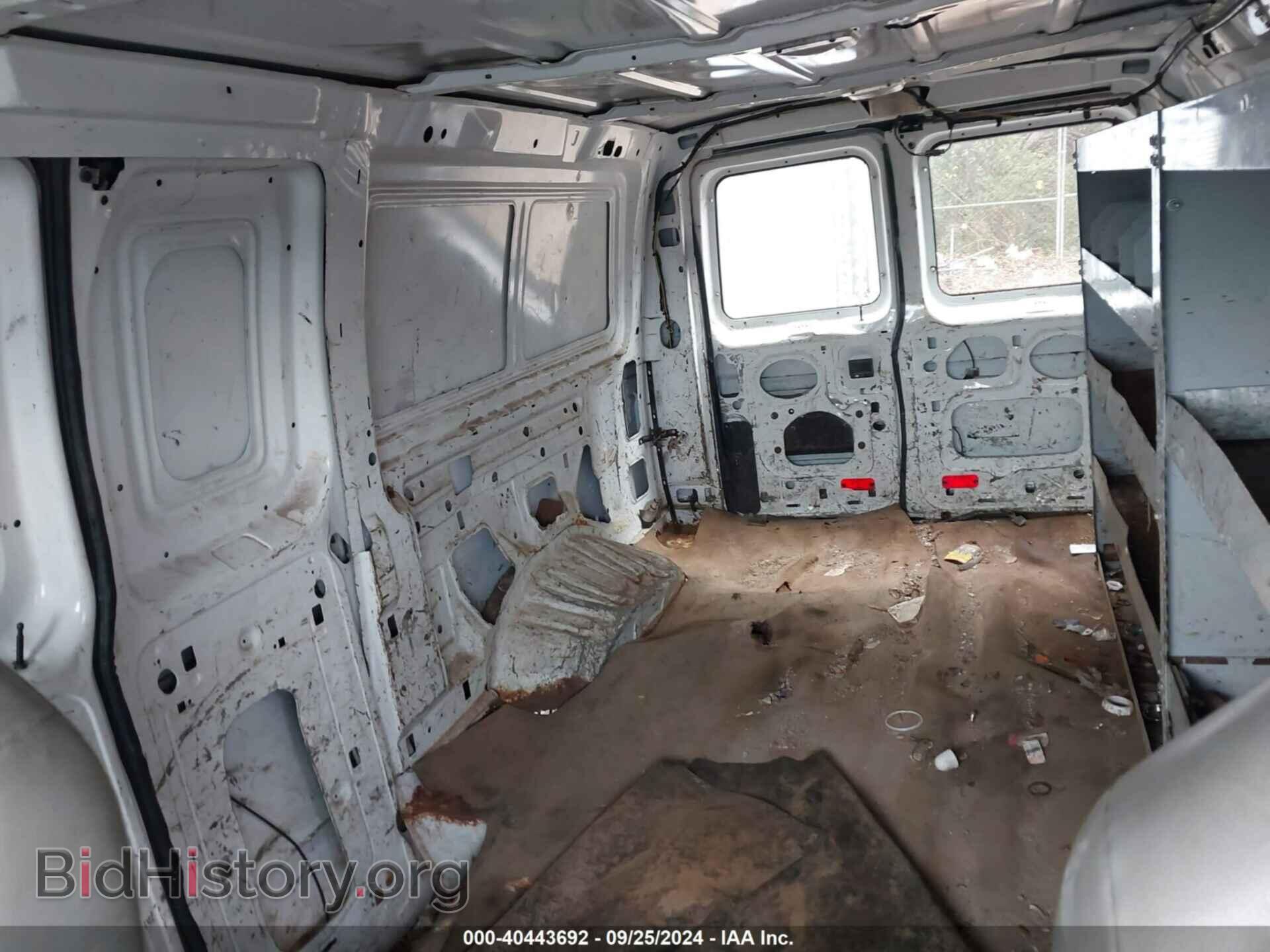 2011 FORD E-150 - VIN: 1FTNE1EW0BDB18779 - Фото 8