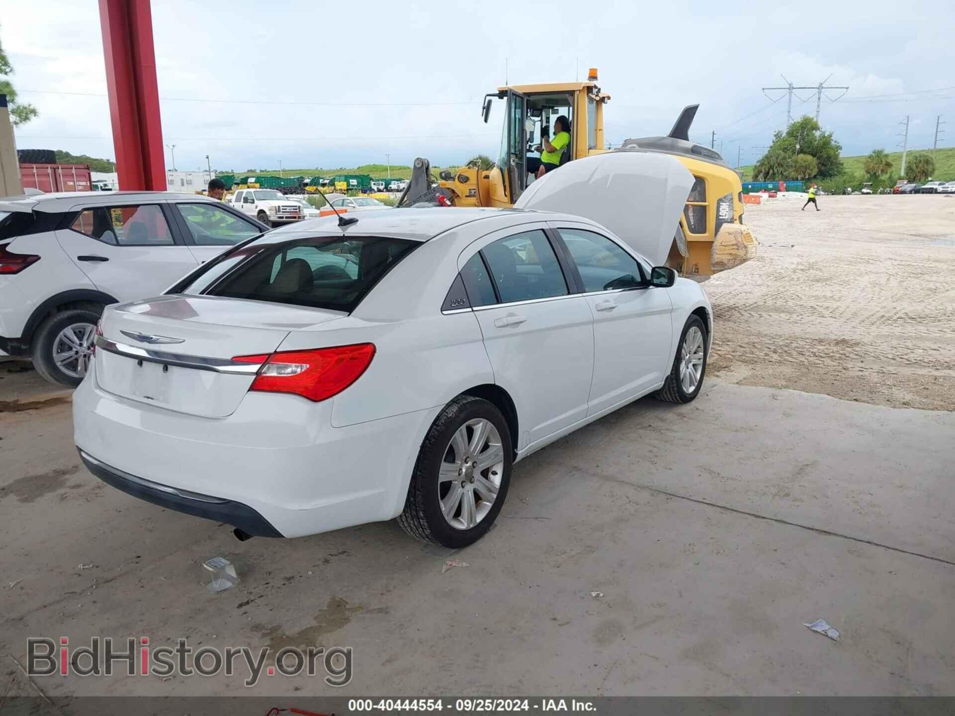 2012 CHRYSLER 200 - VIN: 1C3CCBAB2CN179783 - Фото 4