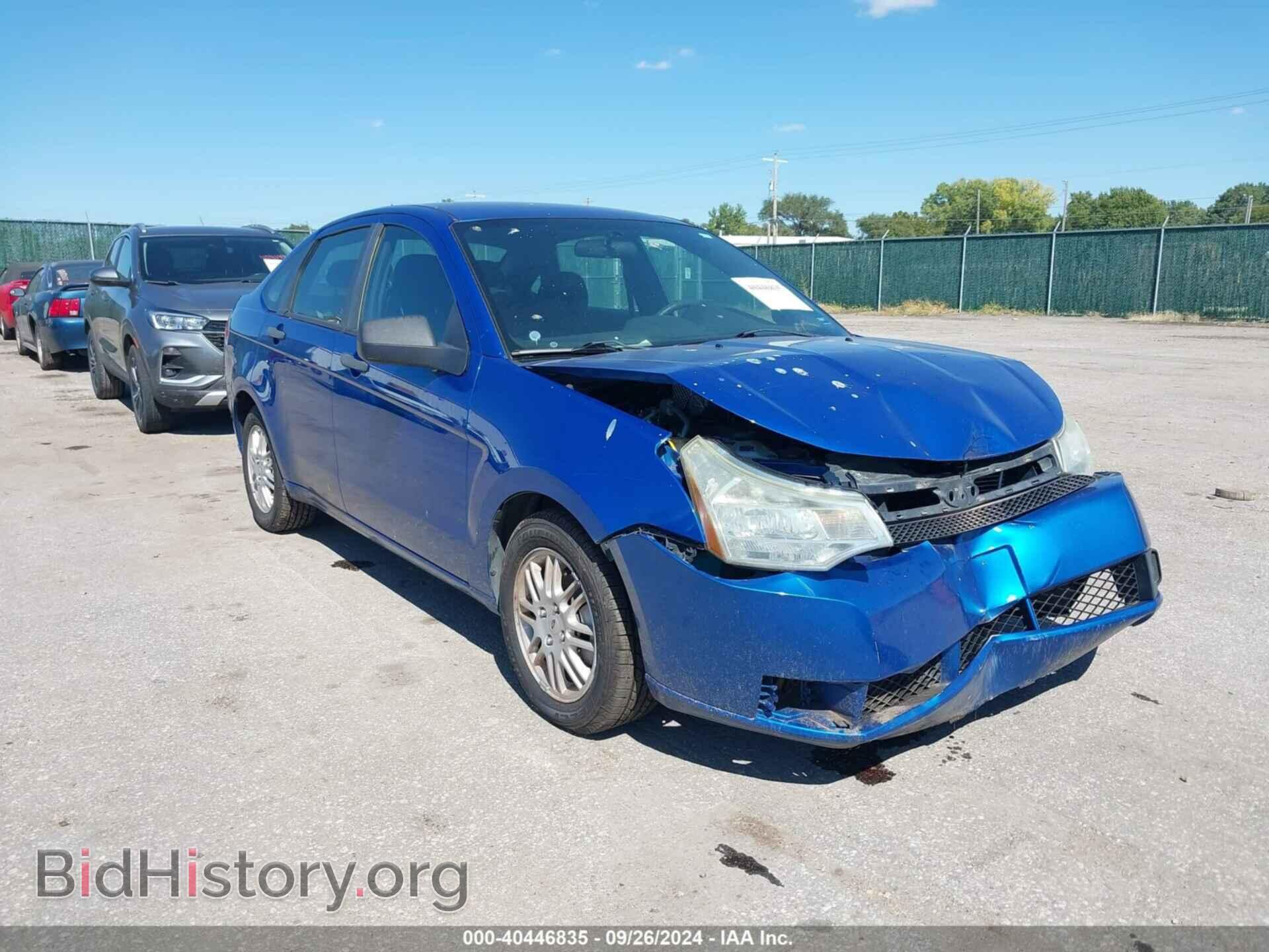 Photo 1FAHP3FN3BW165744 - FORD FOCUS 2011